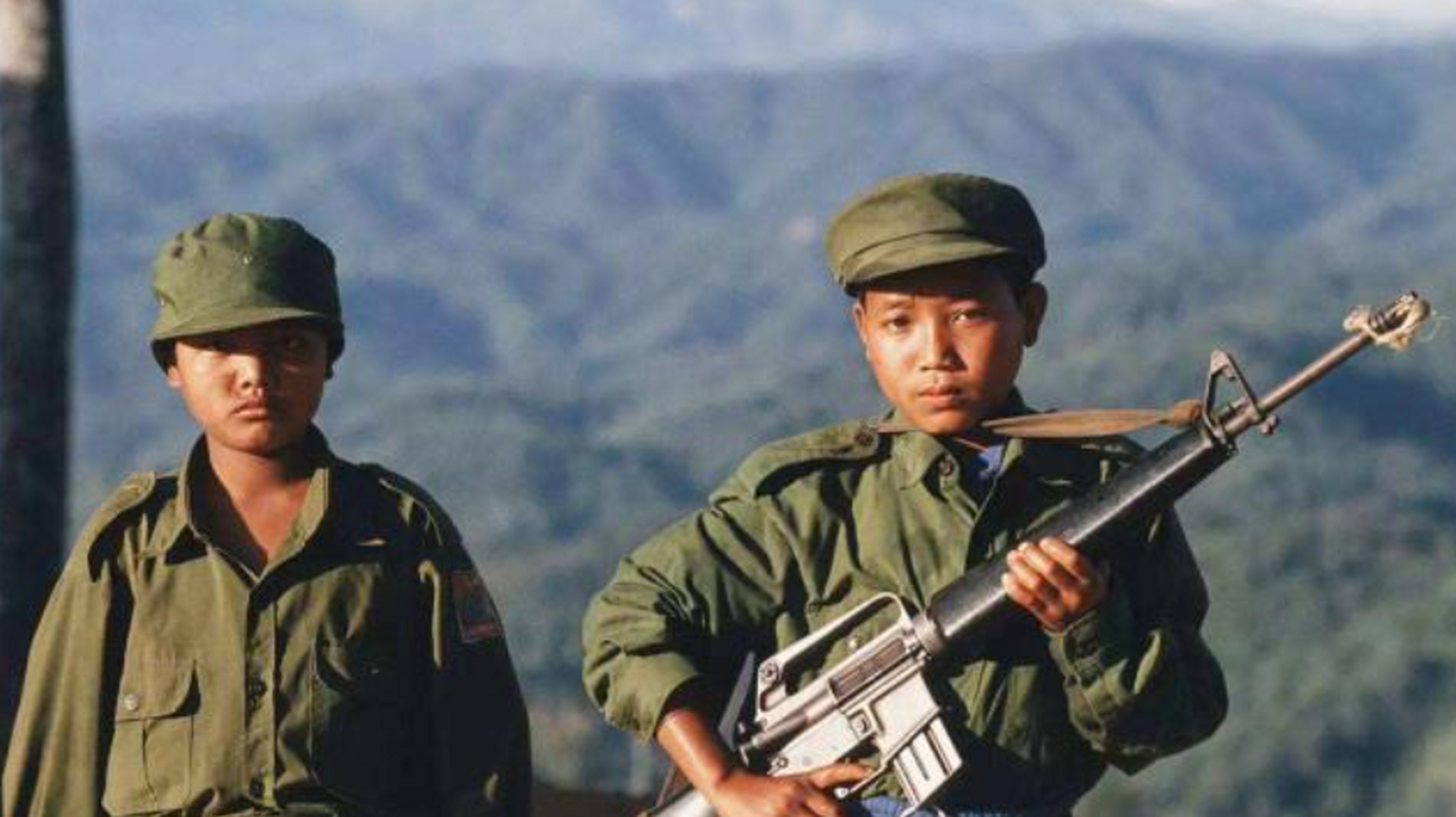 1991年,缅甸金三角的童子军!谁能想到,这些孩子手上竟然都有人命!