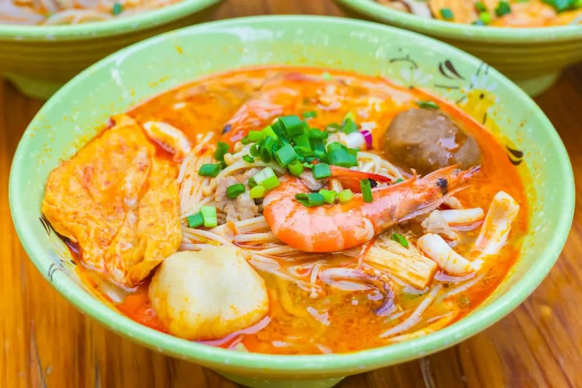 沙茶面是东南亚广泛流行的著名的汤类面食小吃,沙茶始源于马来西亚