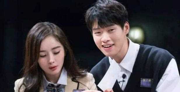 日前,杨幂和魏大勋被拍了到吃着冰淇淋同回酒店的画面,从侧面"辟谣"了