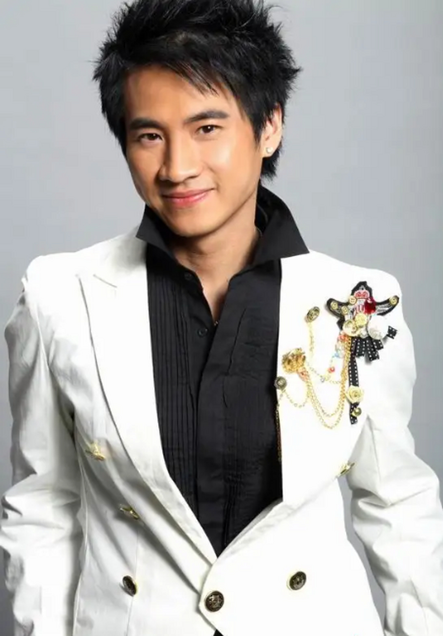 因《老人与海》而走红的海鸣威,为何红了又消失?