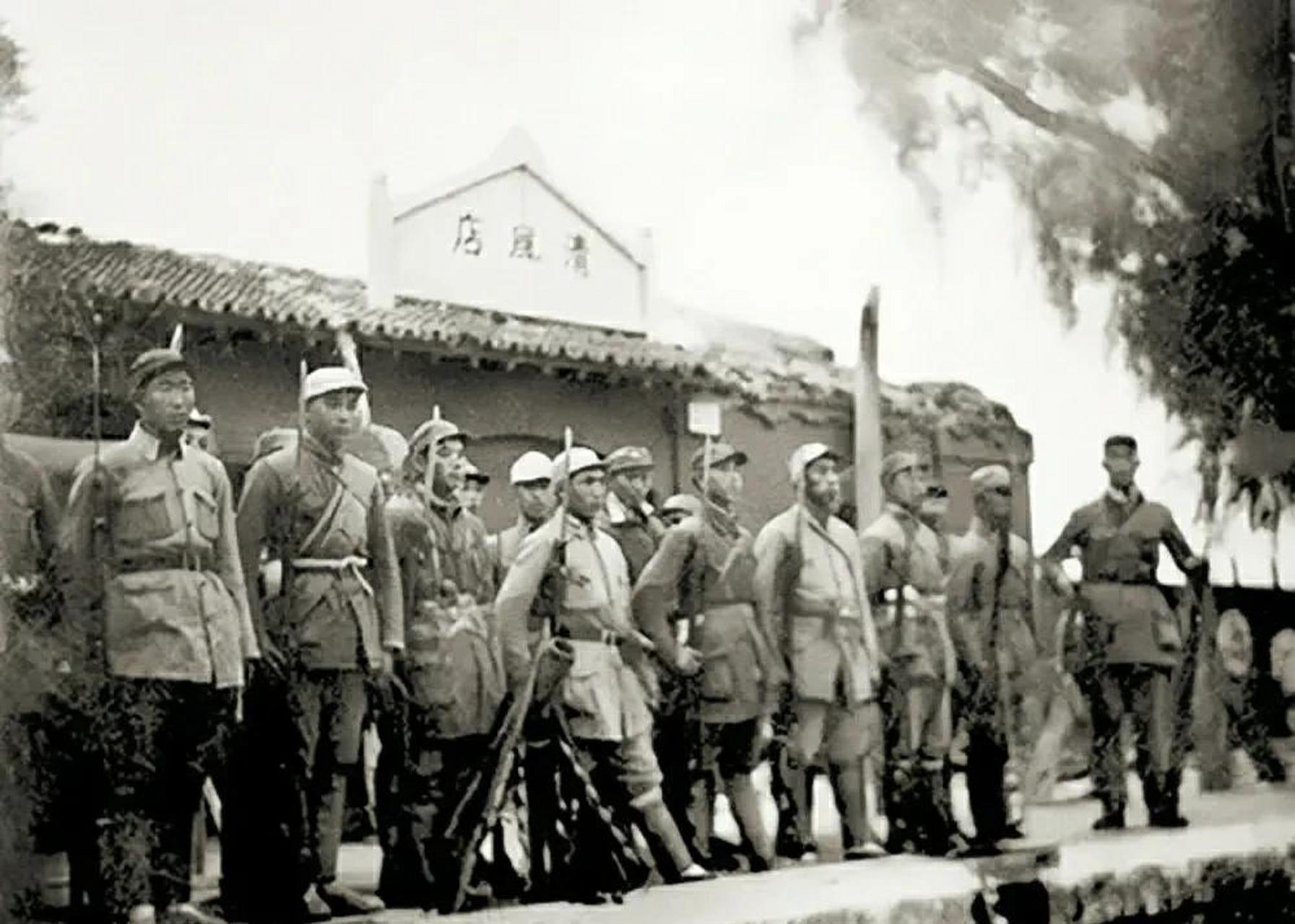 【三张平汉战役的老照片】 平汉战役又称邯郸战役,1945年10月,国民党