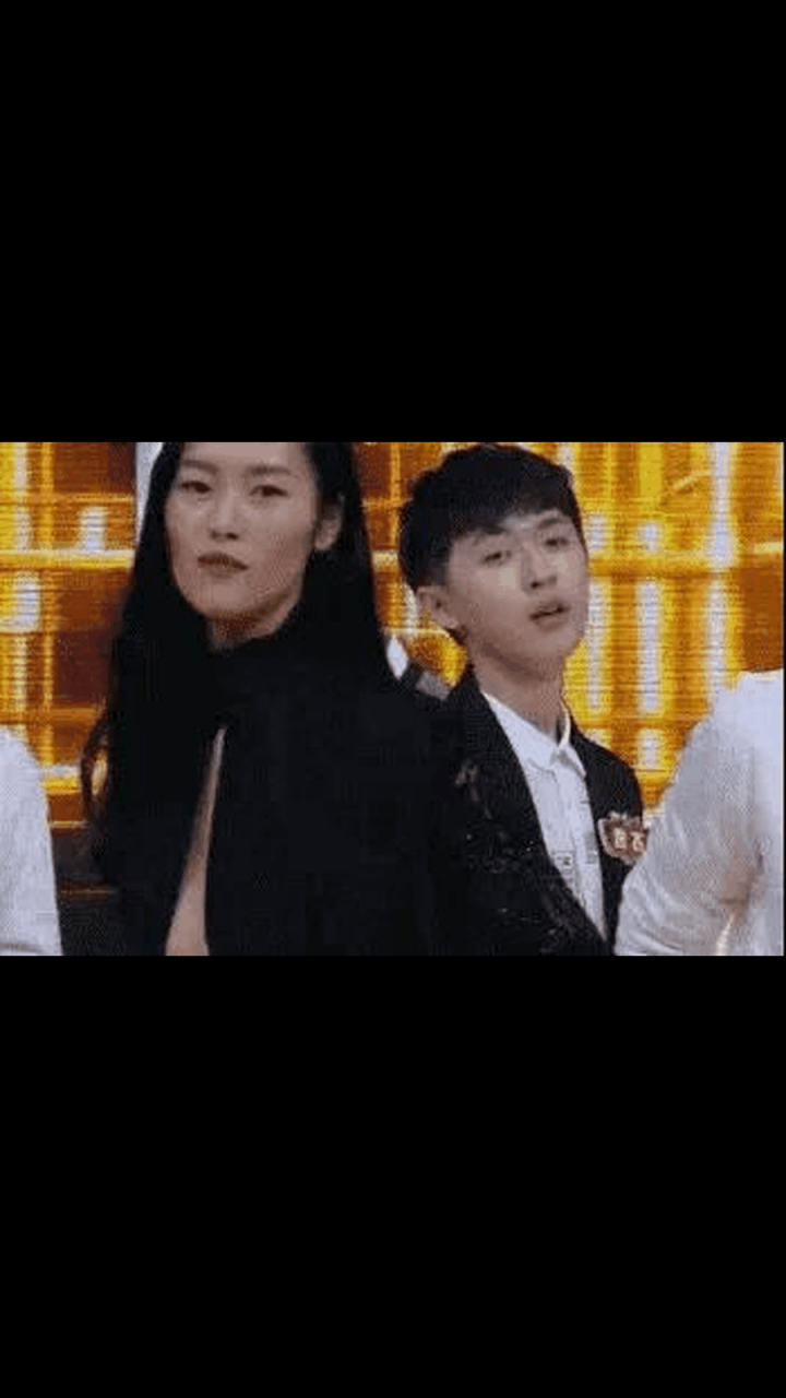 gif创作人# 器小易盈,越小的腕儿越容易狂!