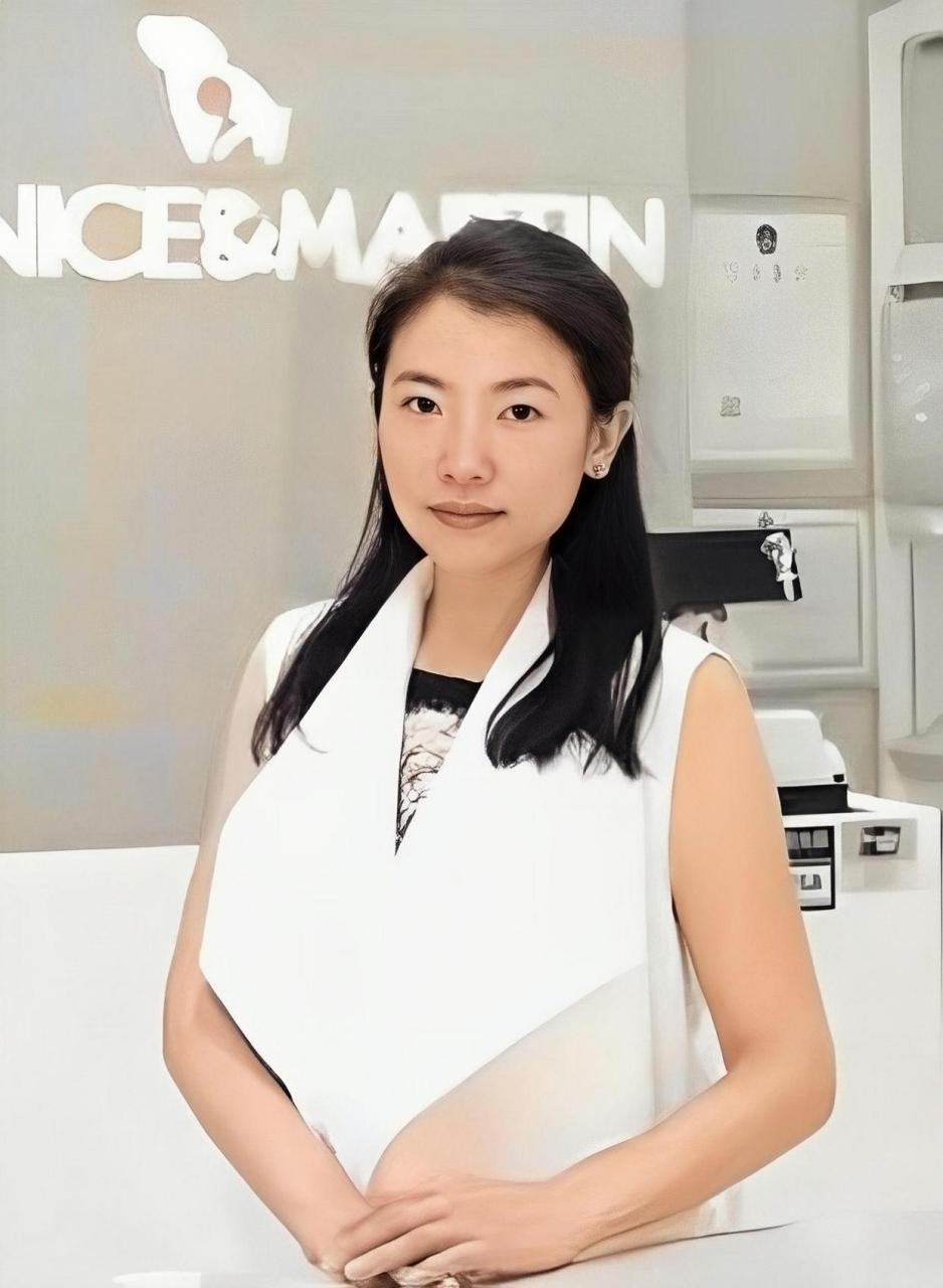 2018年,广东,美女院长王莹被捕.