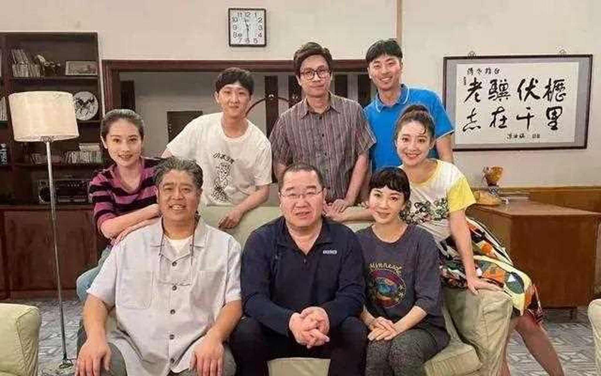 因为喜欢《我爱我家》,也喜欢上了主题曲演唱者章鹏.