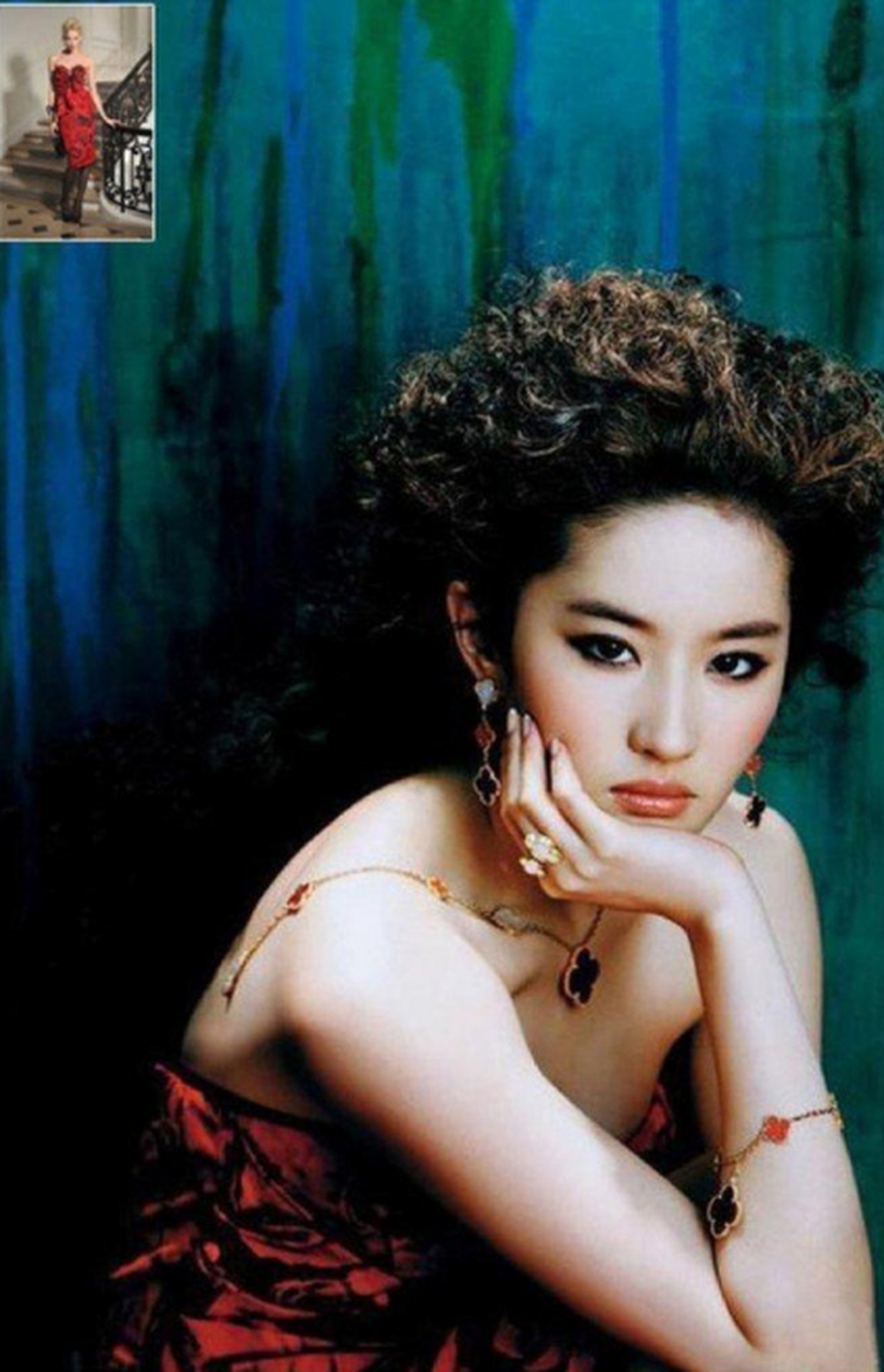 早在2006年,刘亦菲就开始穿dior了,而且在2009年,她还佩戴了梵克雅宝