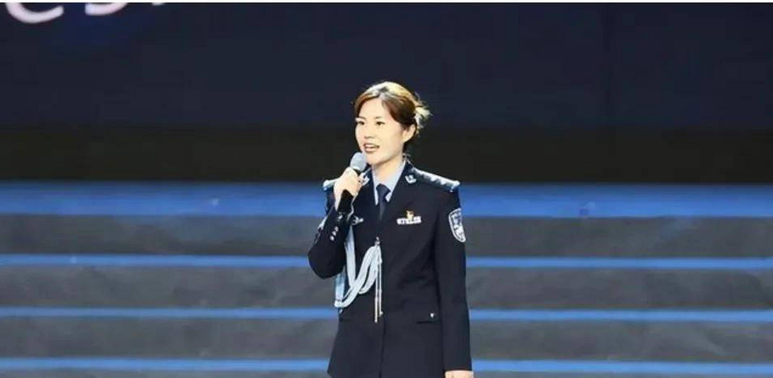 王菲是一位才华横溢的女警察,她的生活中隐藏着一段不为人知的故事.