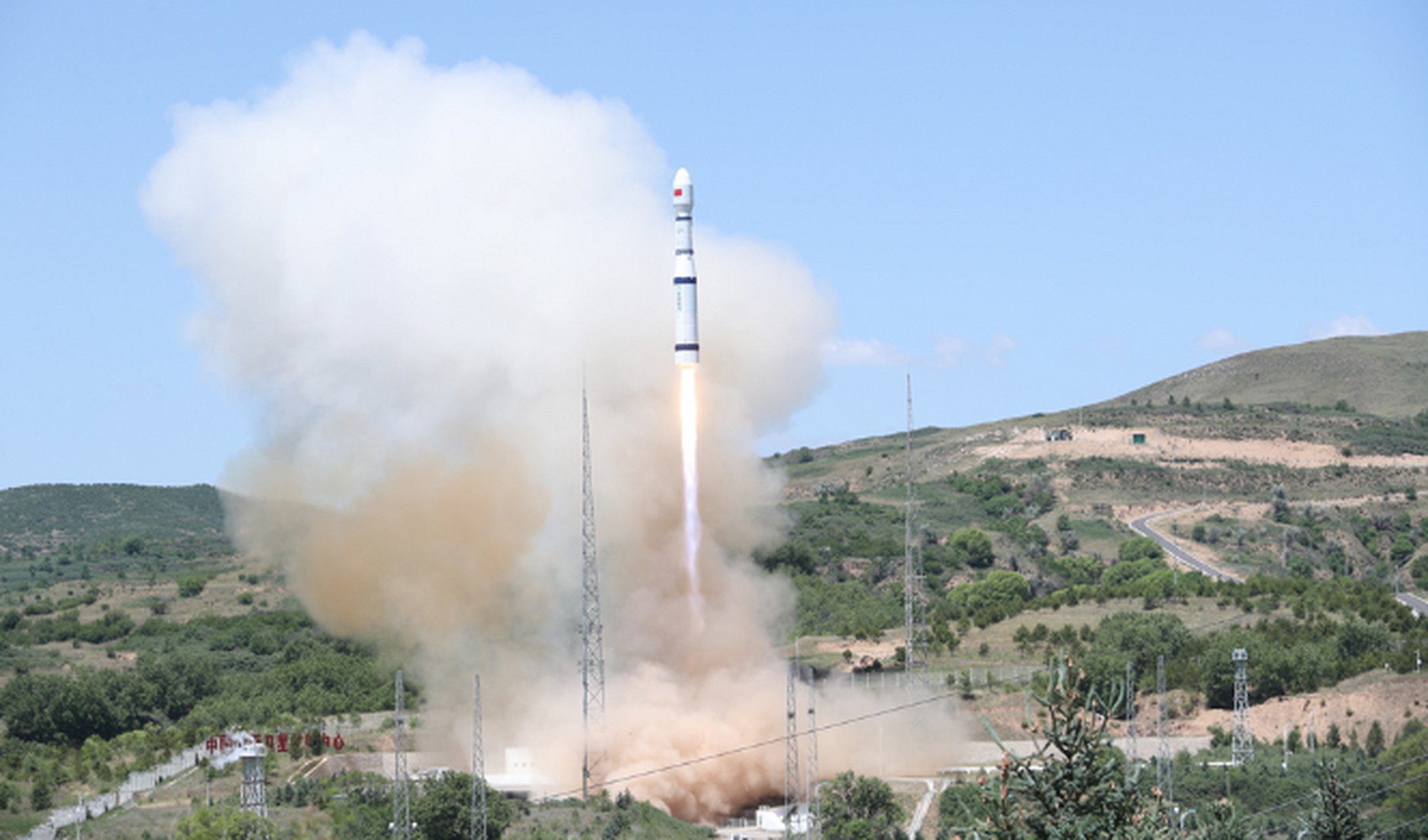 6月20日,长征六号运载火箭在太原卫星发射中心成功将试验二十五号卫星