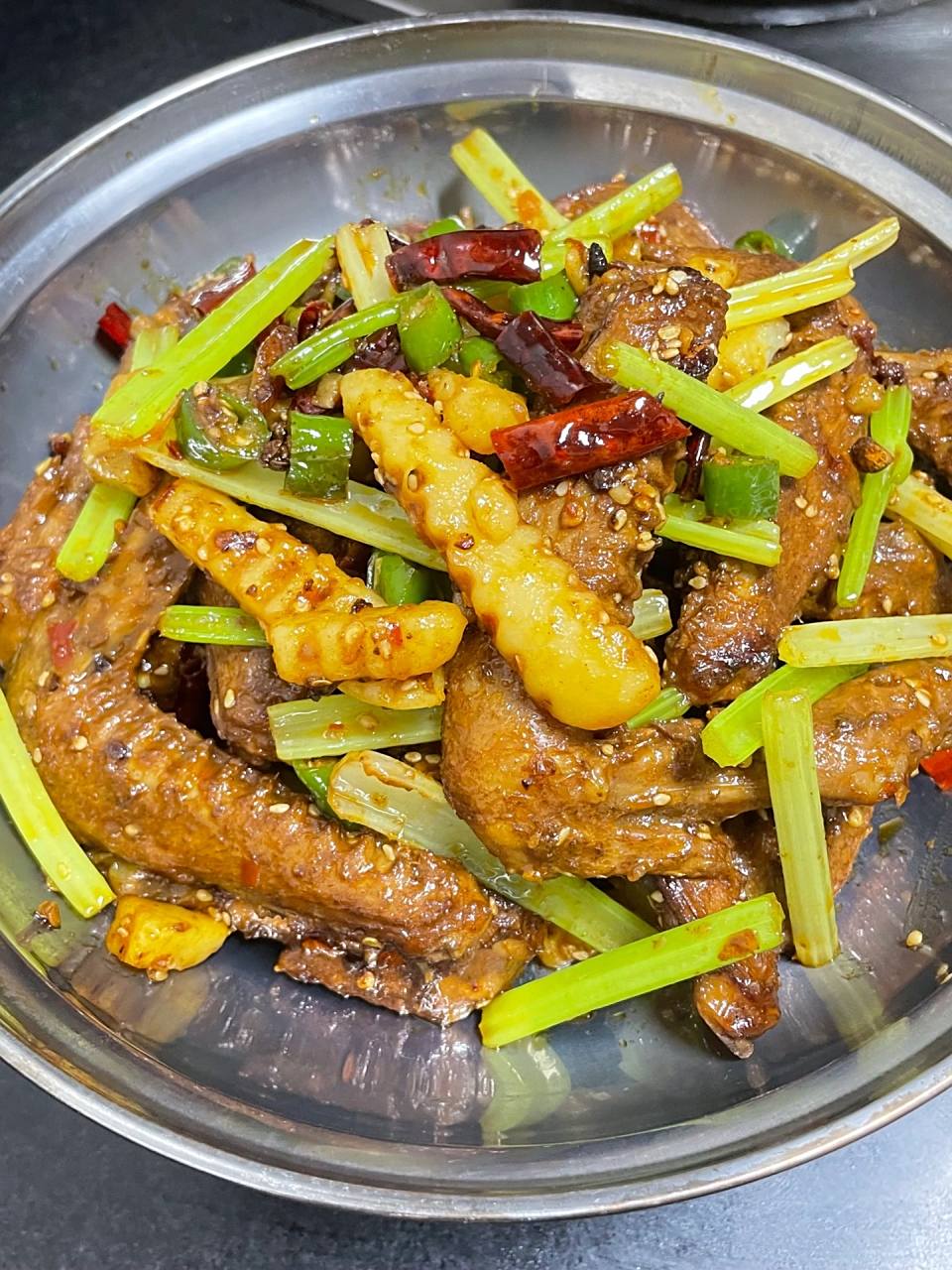 这个干锅鸭翅就是绝配.