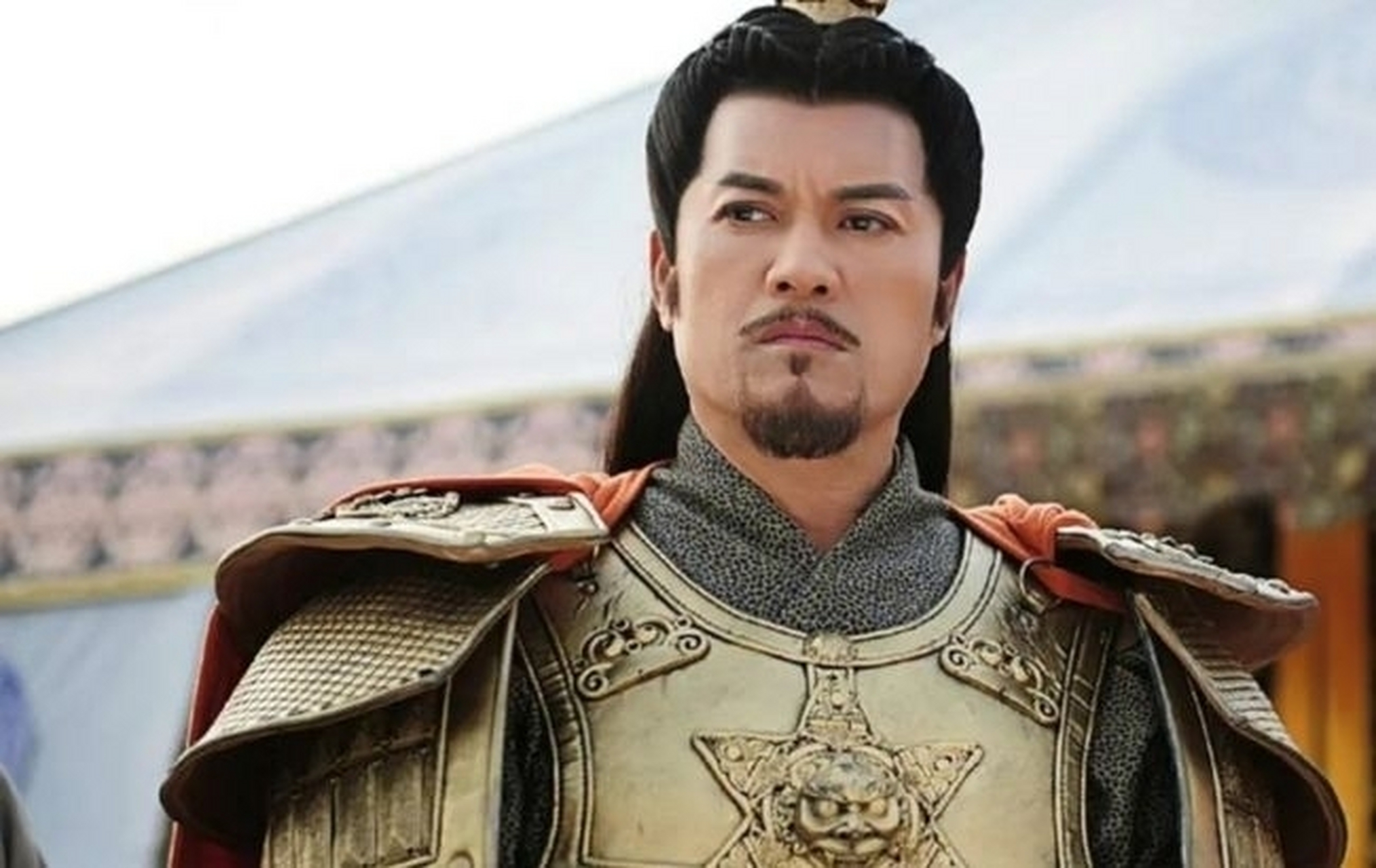 1367年9月,苏州平江城,张士诚把头套进梁上的三尺白绫,缓缓地踢翻凳子