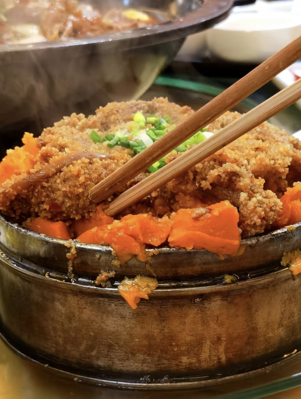 网友:据说只有四川人,才会将南瓜和粉蒸肉搭配着来吃?