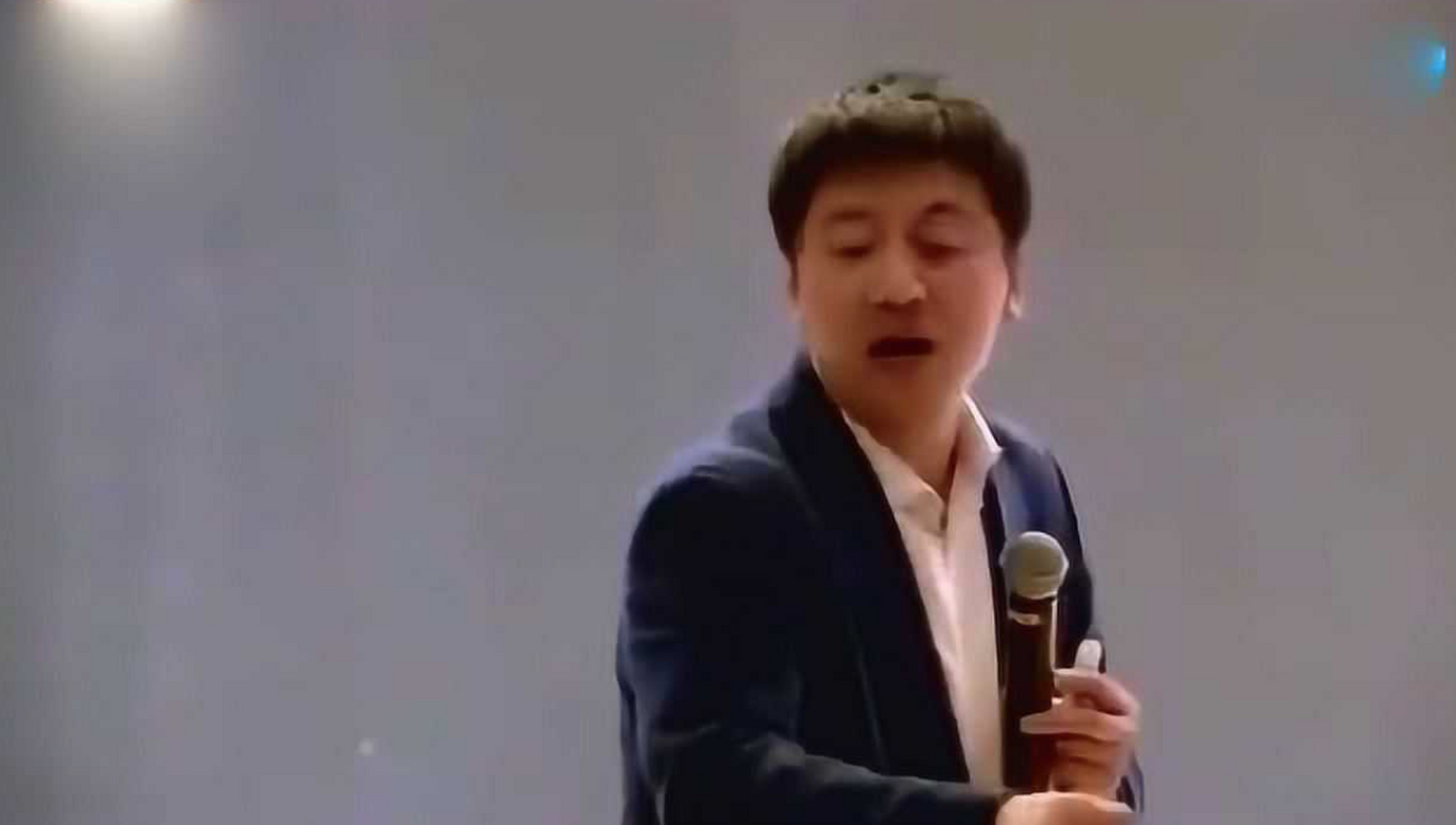 张雪峰在衡水中学演讲:孩子不想读书,就带他去这四个地方看看 演讲中