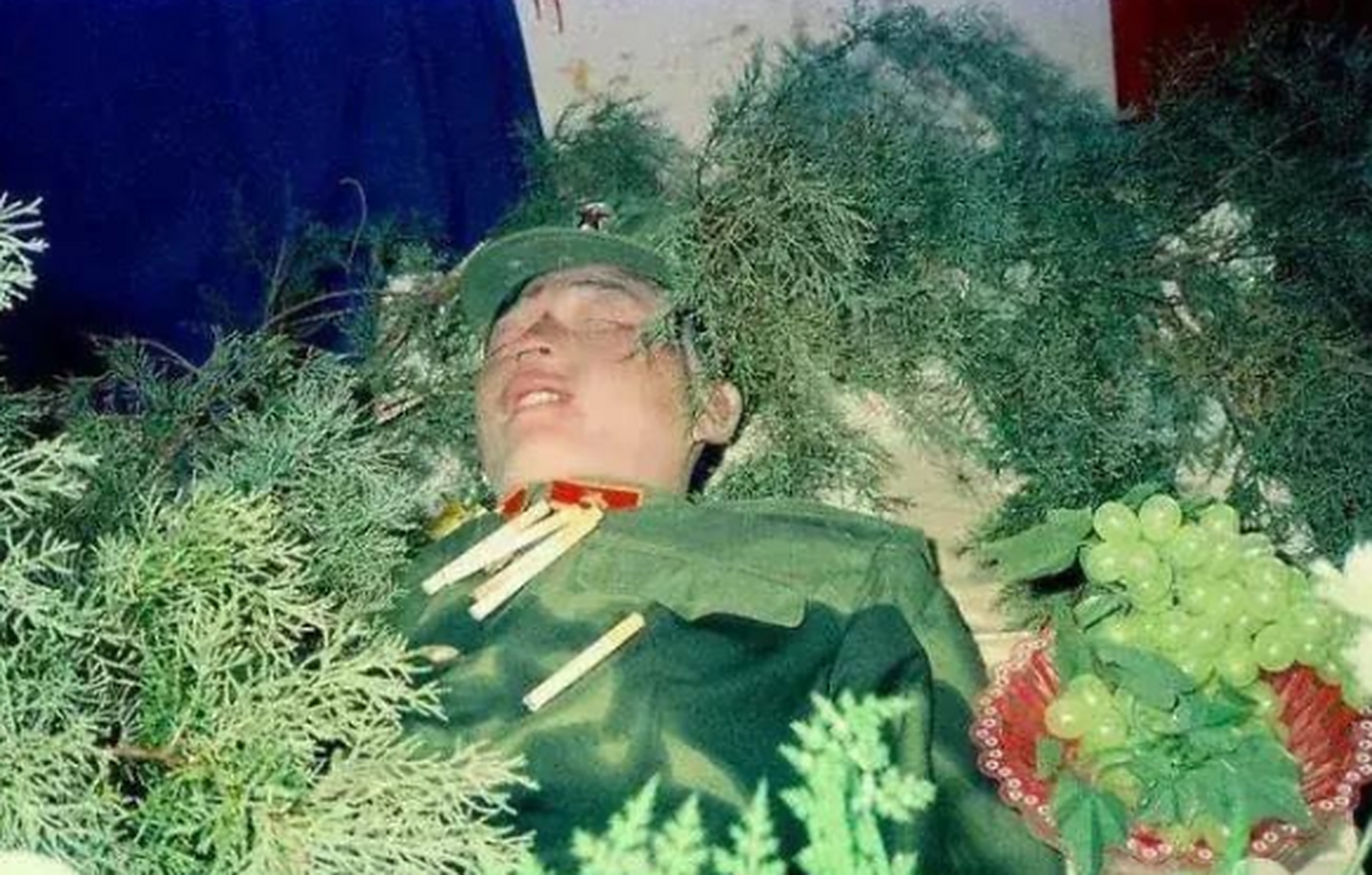 青山处处埋忠骨,何须马革裹尸还! 赵怡忠烈士的一张遗照.