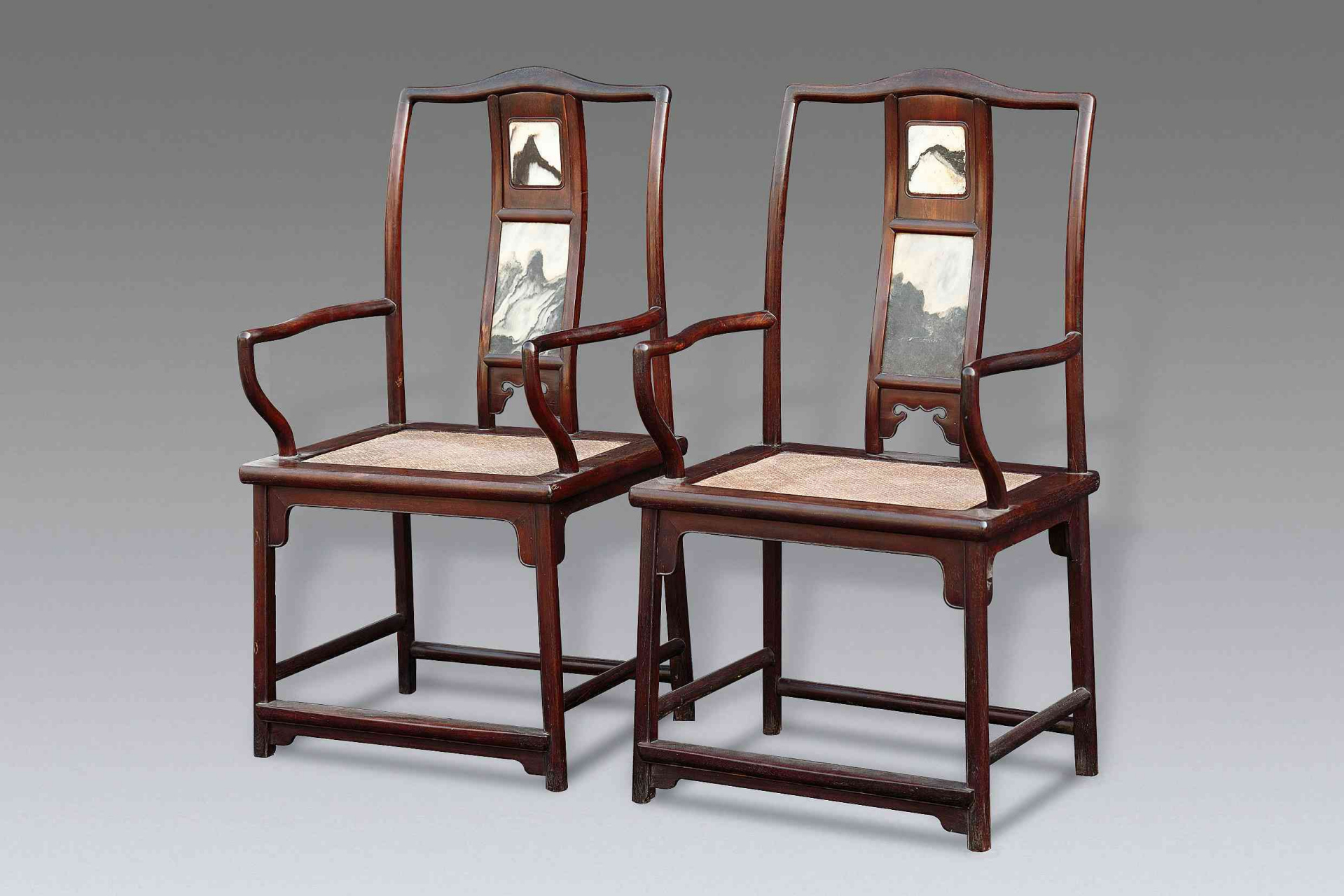 文物# 清代家具的艺术风格到了雍正至乾隆年间,才逐步凸显.