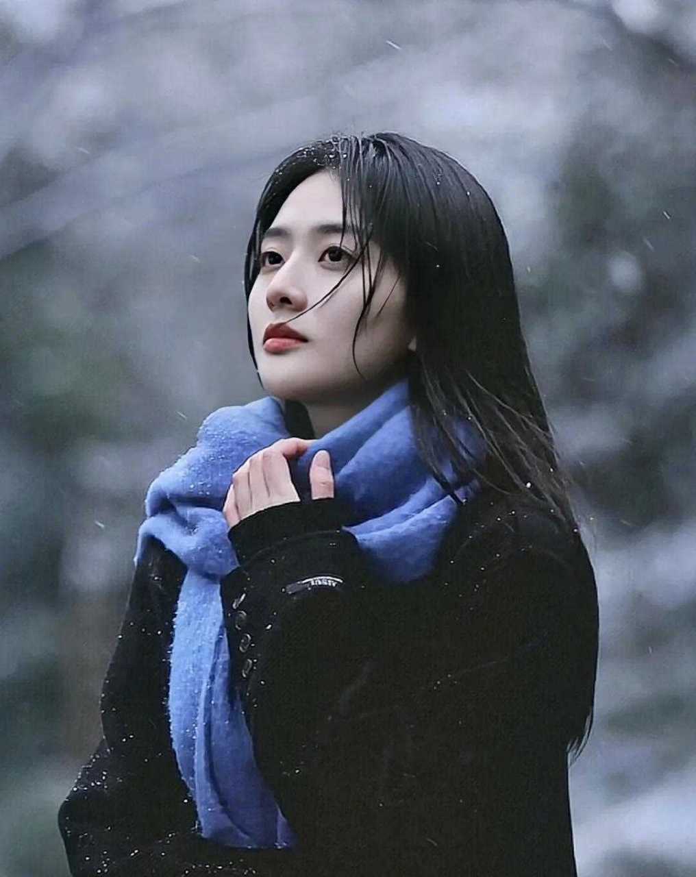 赞美雪中的美女图片