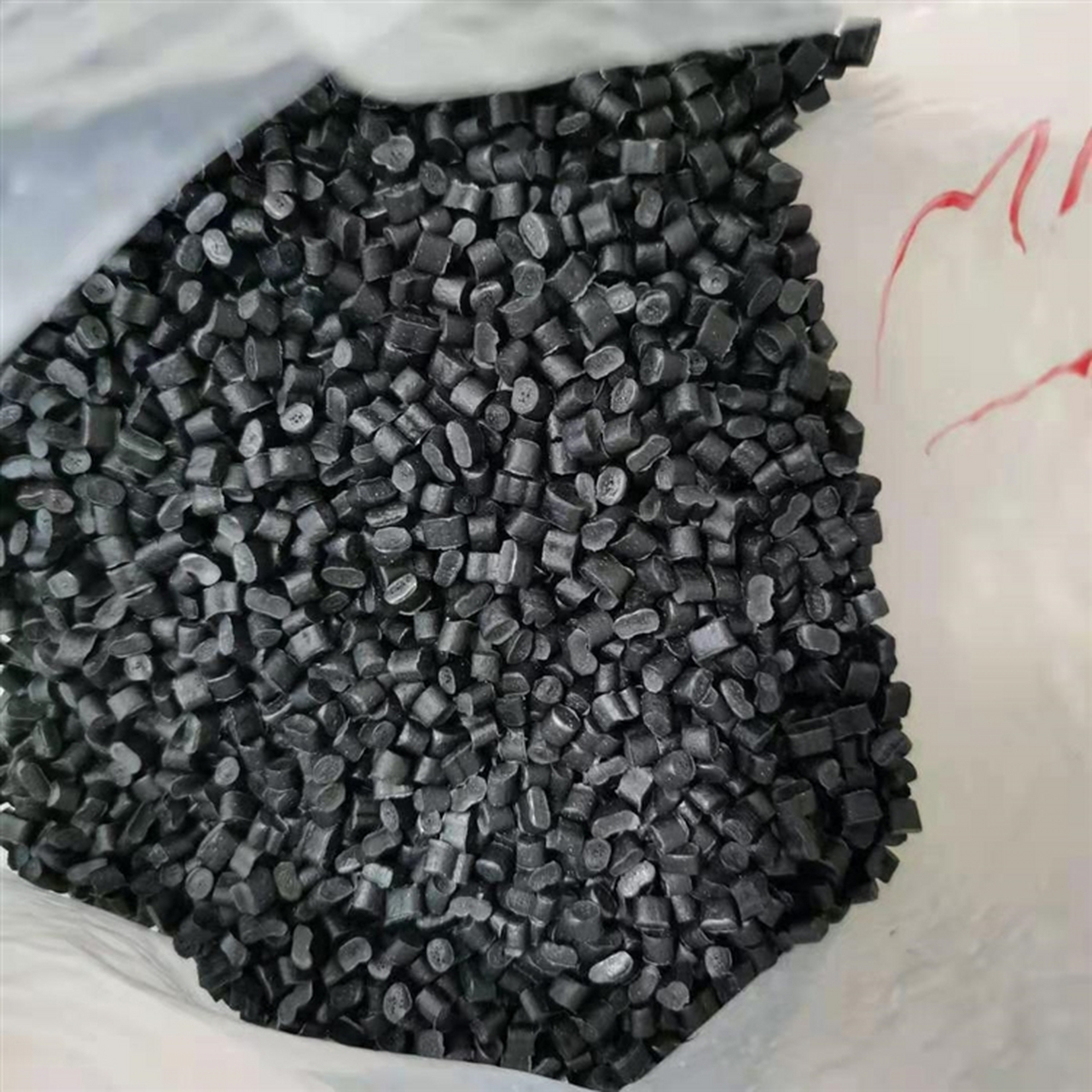 ldpe低密度聚乙烯是一种塑料材料,它适合热塑性成型加工的各种成型