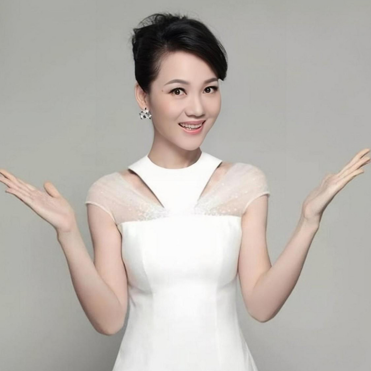 曾是安徽卫视一姐,和郭德纲传绯闻,老公至今成谜 郭