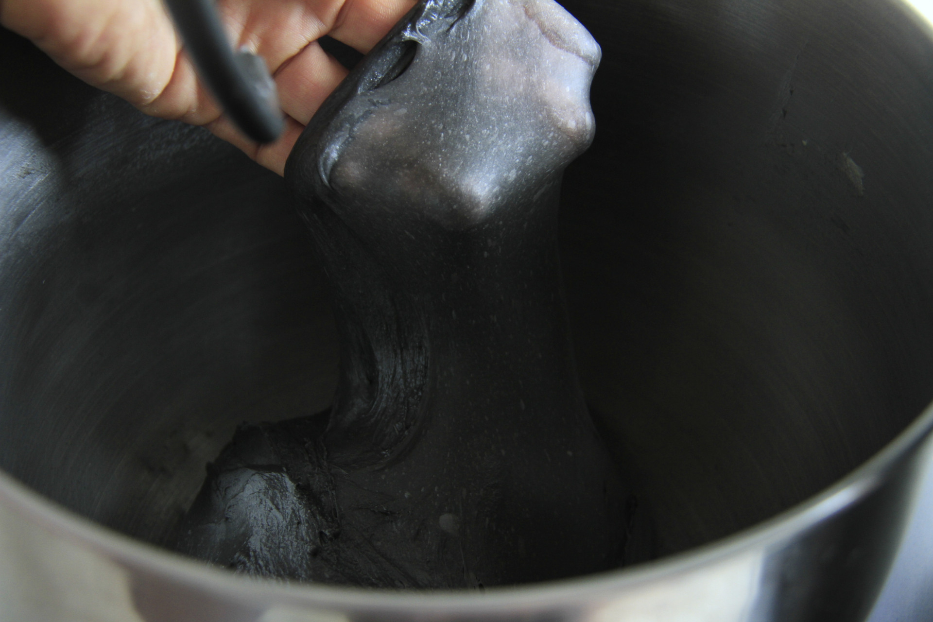 奥利奥黑骑士面包 黑色是谦虚与高贵并存的颜色,是永远的流行色.