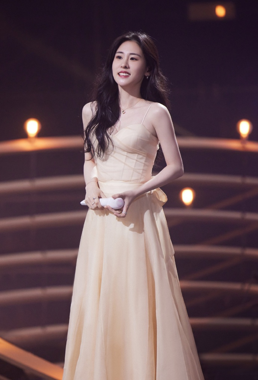 张碧晨#张碧晨郑云龙合唱二十年后再相会