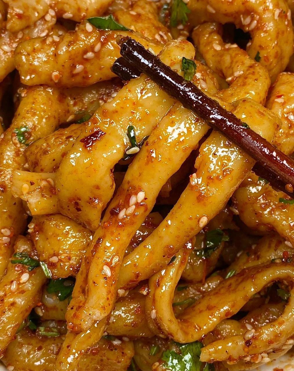 在家就能做的油泼棍棍面!一口下去根本停不下来 面条劲道,越嚼越香!