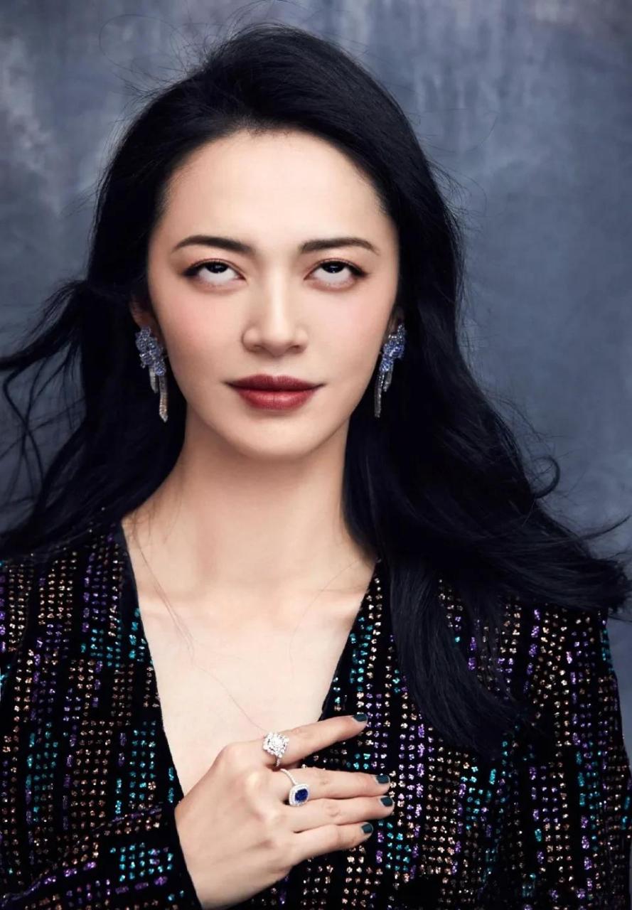 18位女星翻白眼抓拍瞬间!