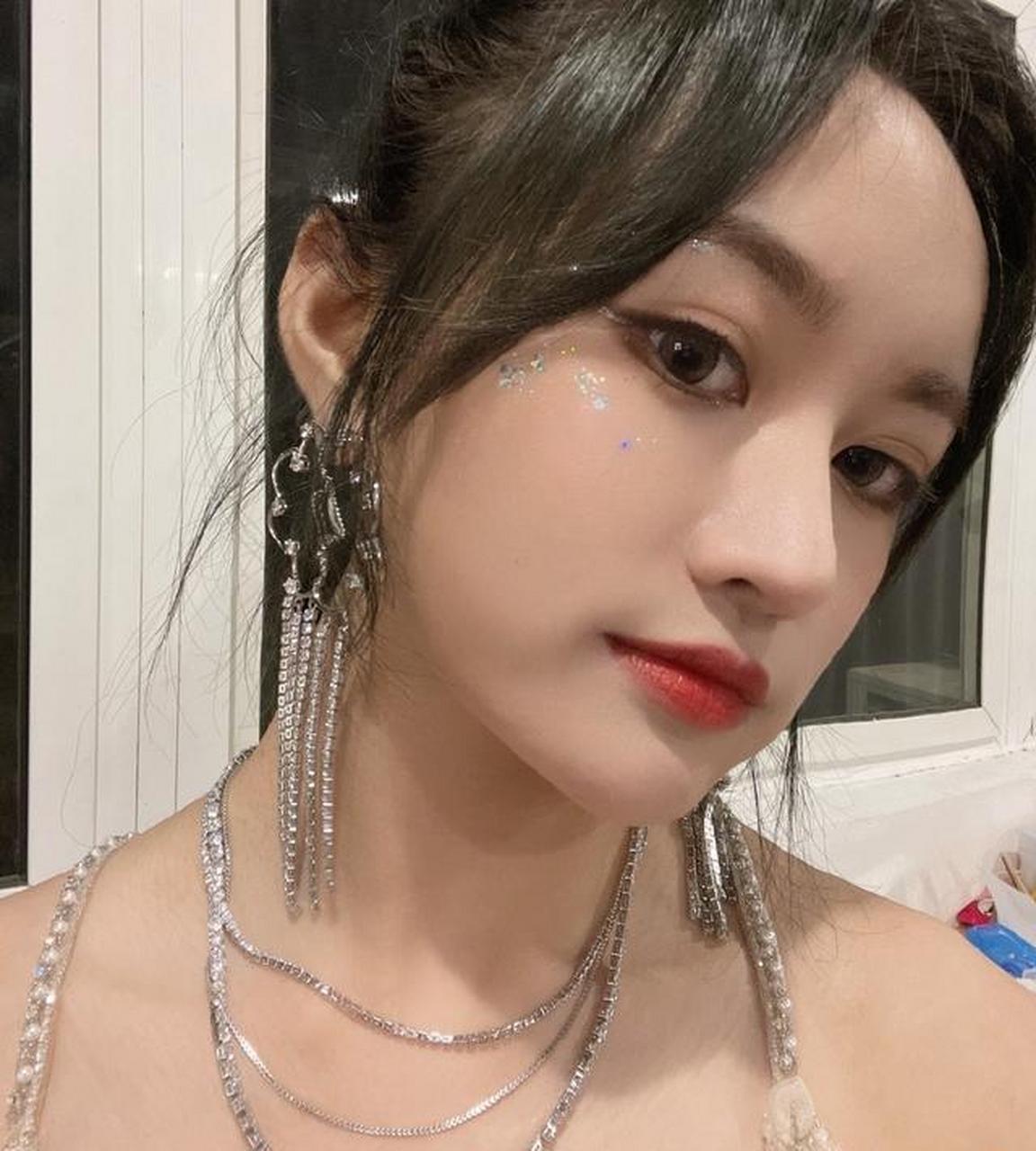 snh48成员张昕迷人写真美照,好漂亮