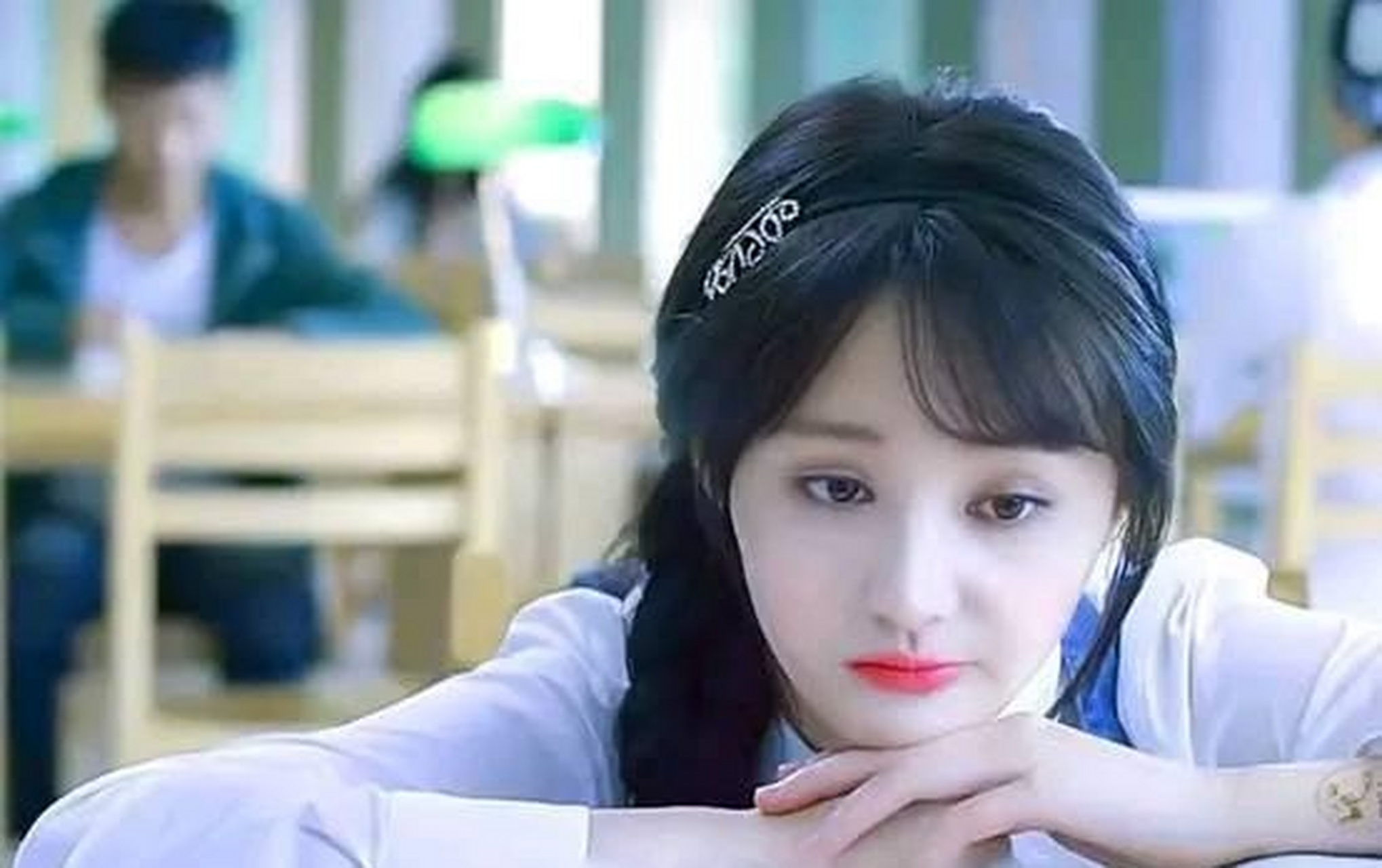 《蒲公英之恋》的郑爽和张翰是主演,而配角包括赵丽颖,杨幂,陈乔恩