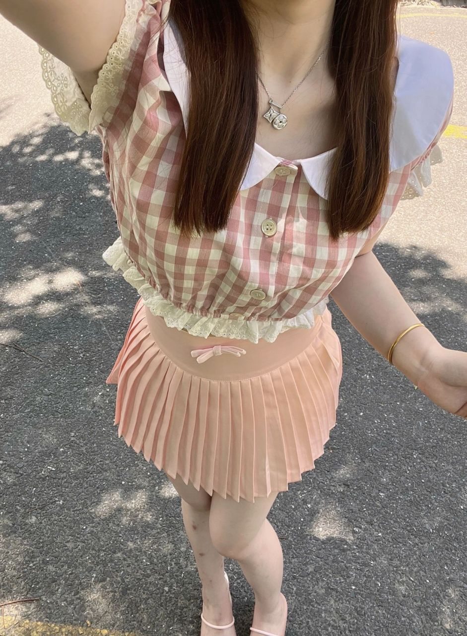 这个粉红格子套装太少女啦  恋恋笔记本刺绣衬衫 玫瑰桃酥百褶裙  粉
