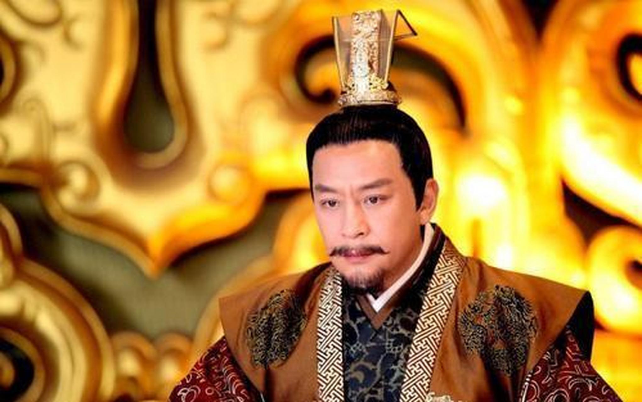 《战国策》是西汉刘向编写的史书,全书共分三十三卷,分十二国的"策"论