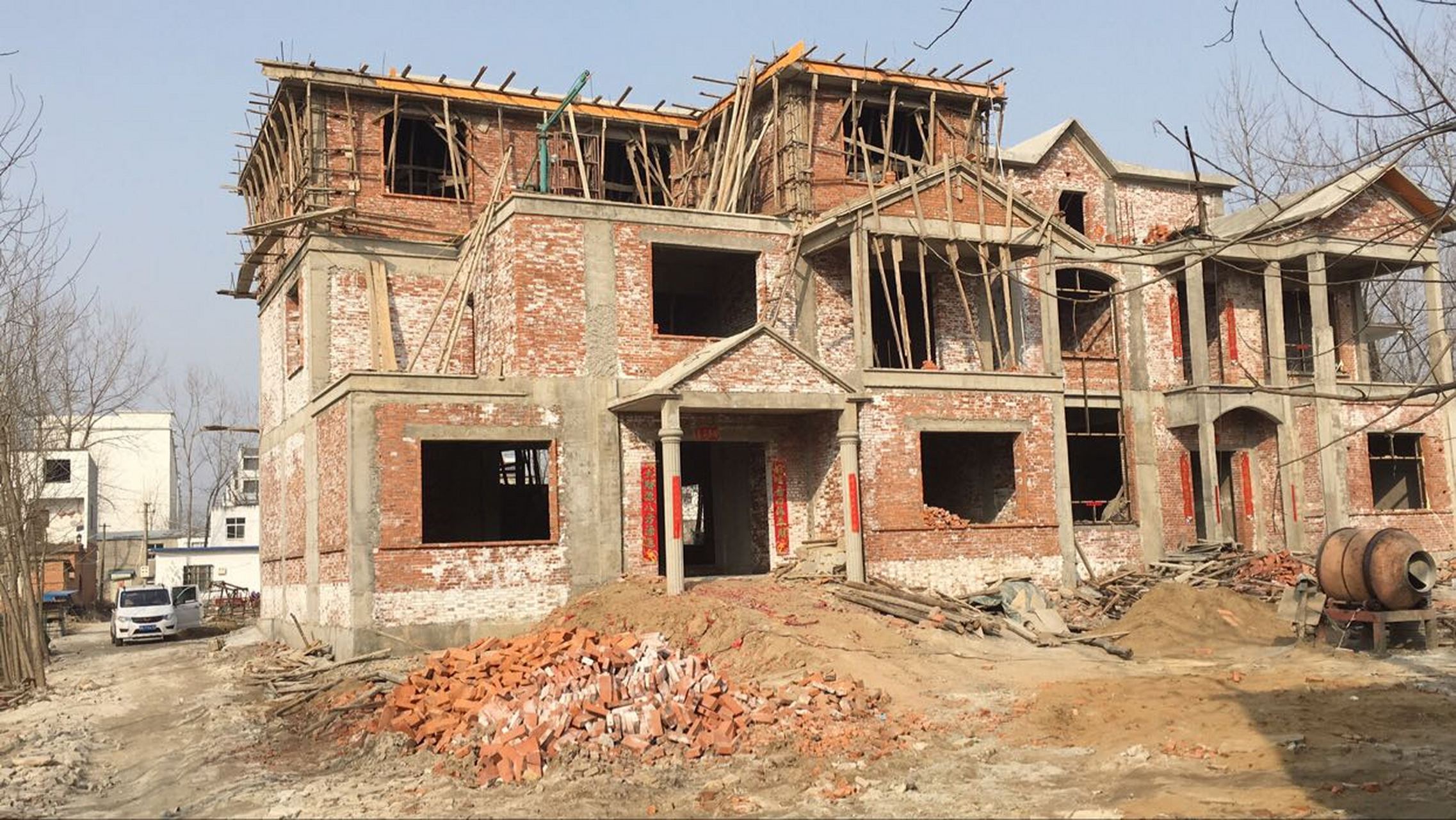 河南信阳农村自建房别墅设计案例【cjl0113】 本款为三层别墅,开间13.