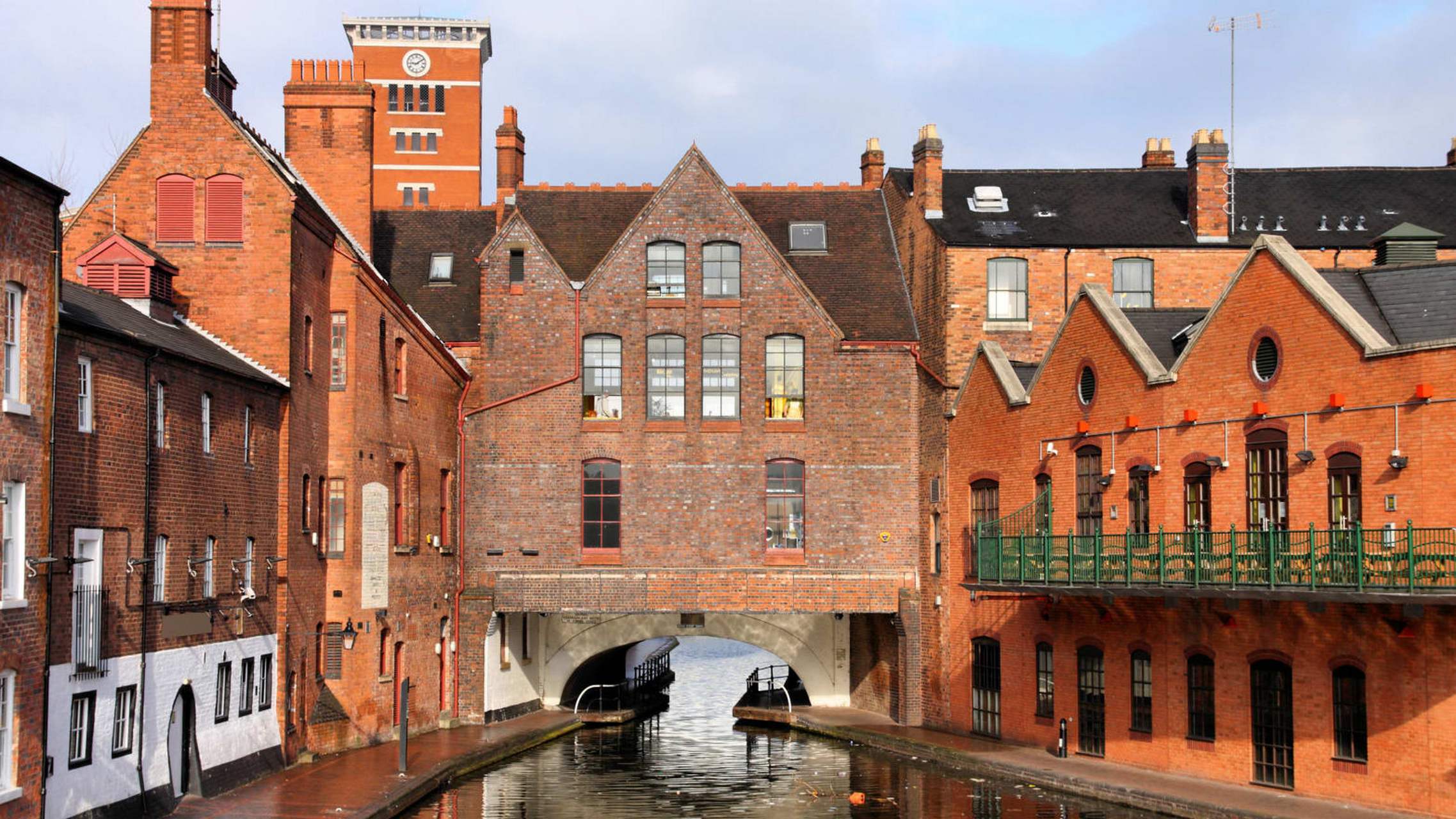 突发,英国第二大城市伯明翰宣布破产.