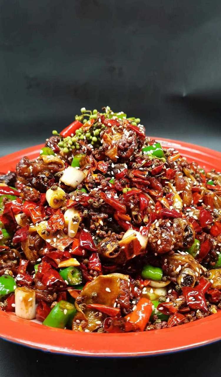 干煸鸡(尖叫鸡),辣椒当中找鸡块,让您回味悠长 太香了…卖此菜顾客