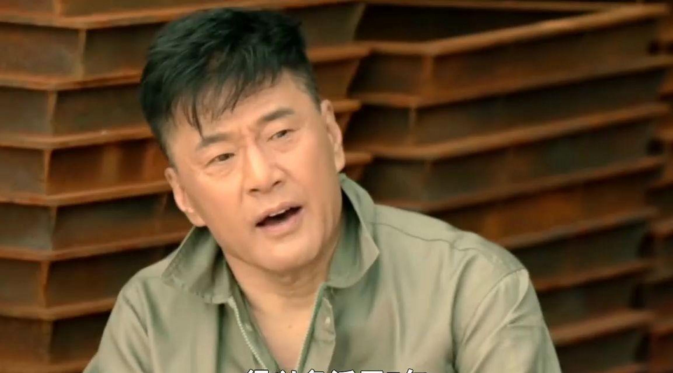 2003年,演员于荣光的父亲被查出肝癌,已经到了晚期,最多还能活三个月