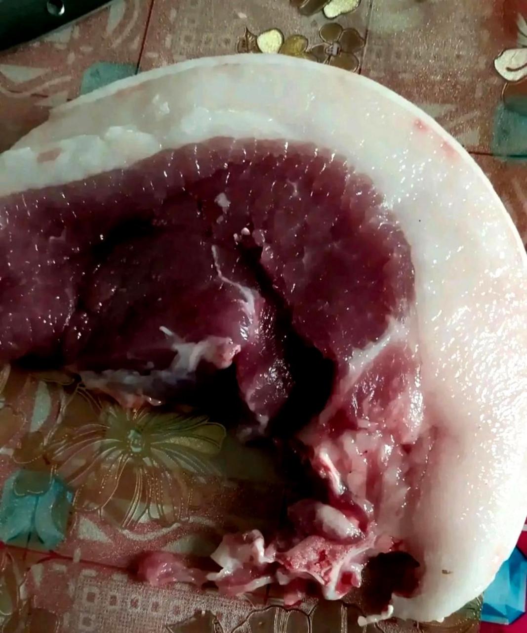 我老公买回来的猪肉颜色很深,不知道是不是死猪肉.