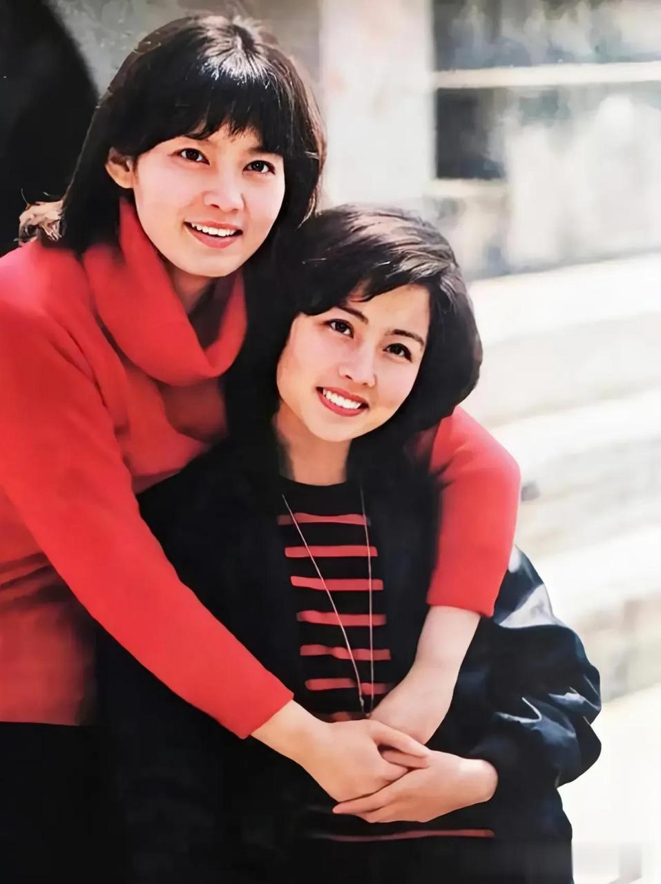 潘虹是一个非常有魅力的女演员,她的演技和美貌备受观众喜爱.