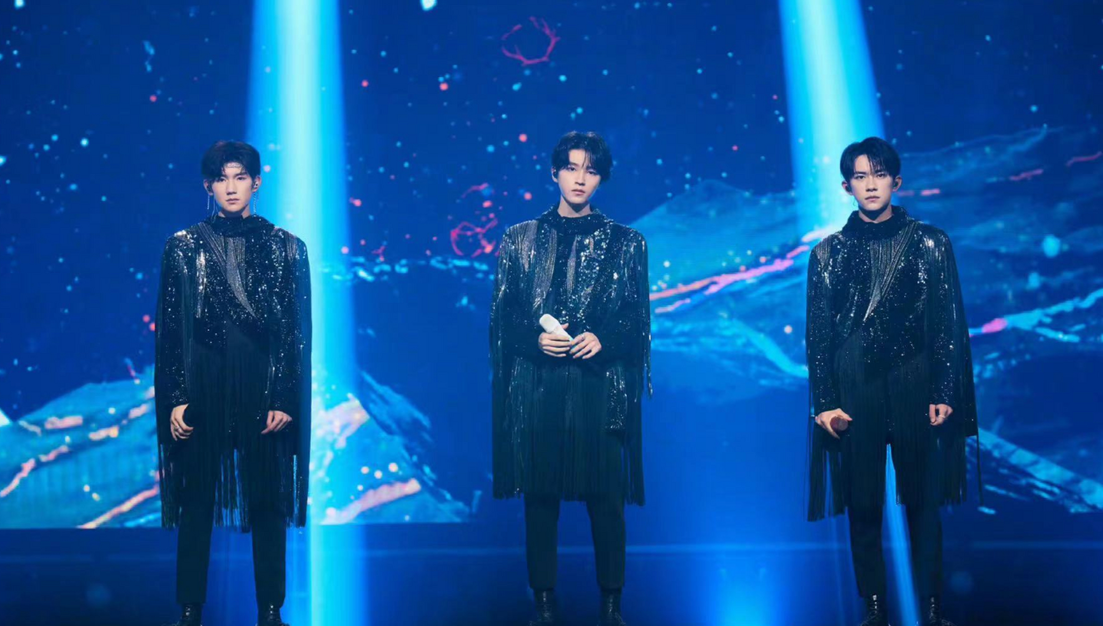 tfboys内娱地位# 组合肯定是内娱天团的存在了,现在三个人的发展路线