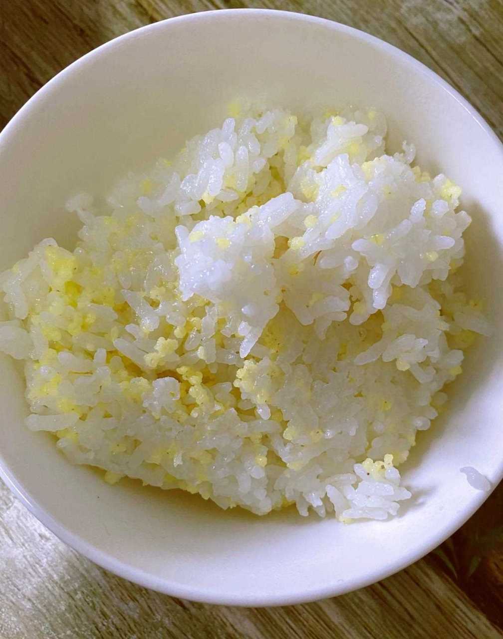 蒸的鸡蛋辣椒酱[委屈] 二米饭