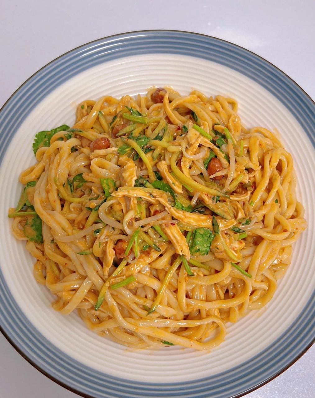 天气热没胃口71简简单单搞个麻酱鸡丝拌面吧|||总有人说入夏之后