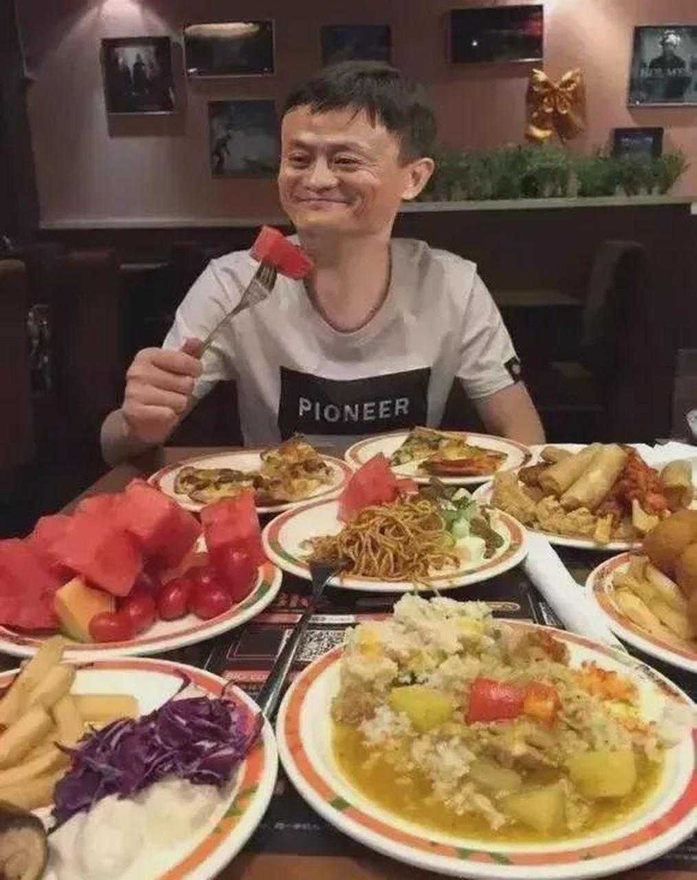一天,马云来到一家饭店吃饭,他很快就点好了菜.