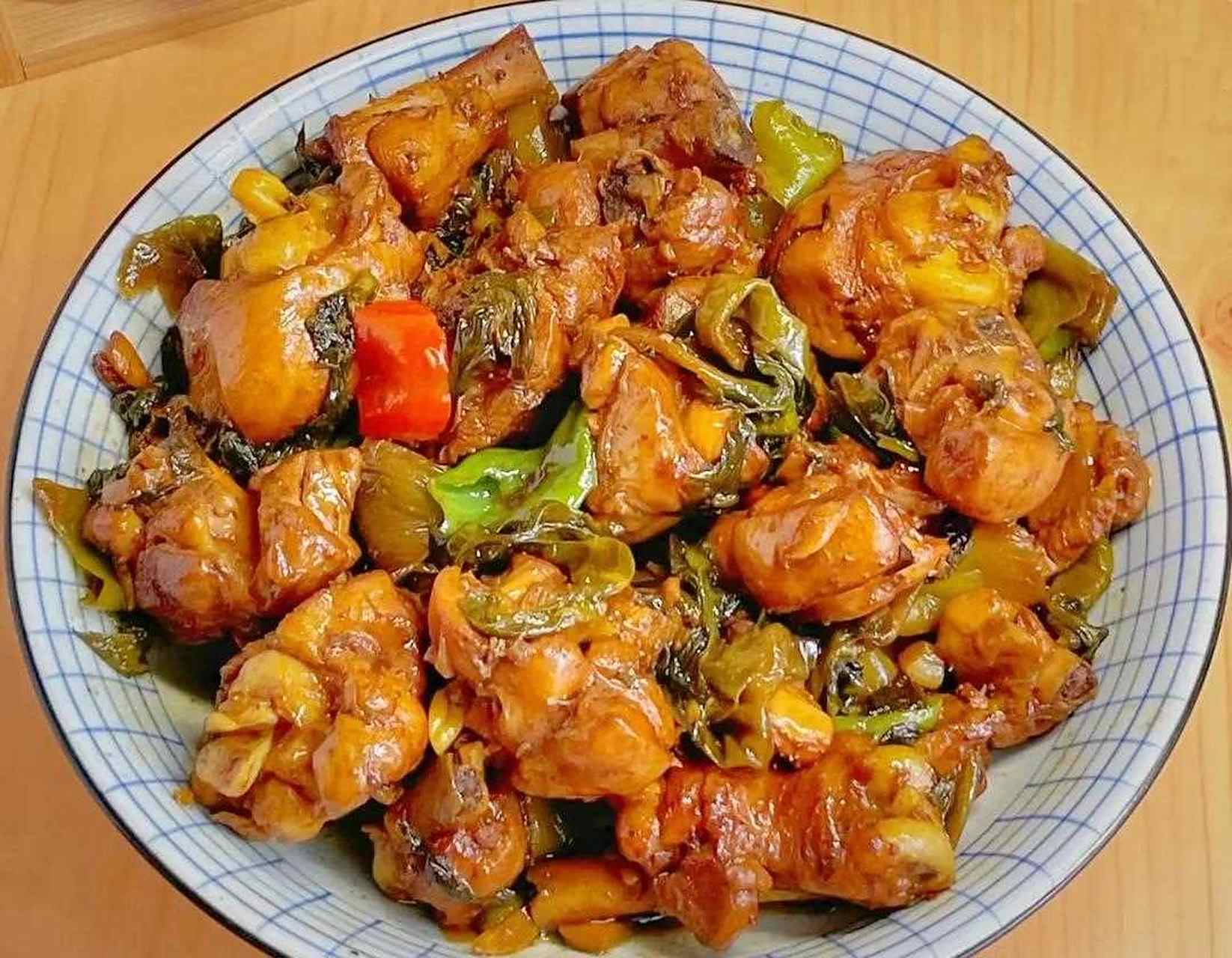 没想到酸菜和鸡腿这样做巨好吃酸辣开胃超下饭.