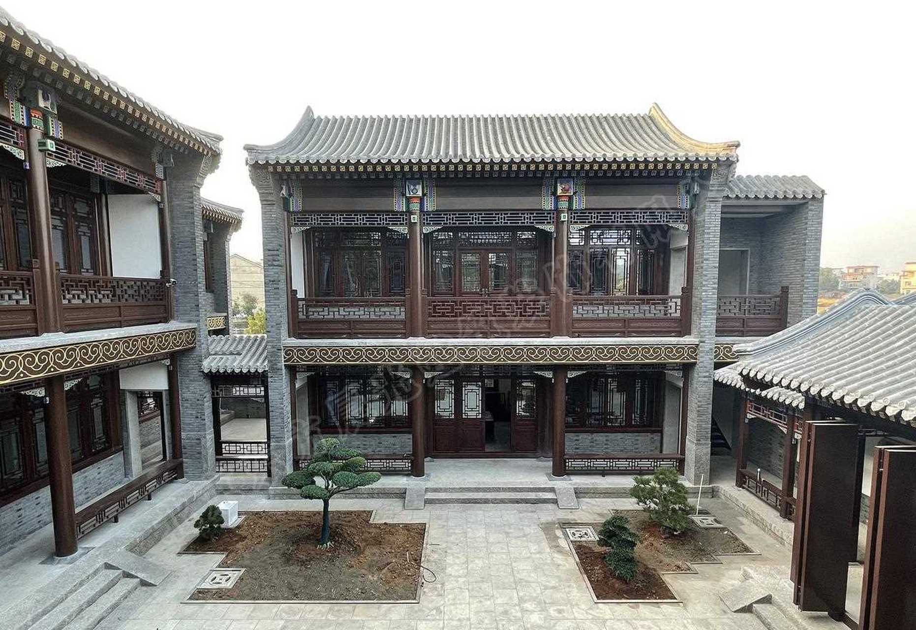 设计师不拘泥单一的设计风格,力图在奢华优雅中呈现中式的文化气息.