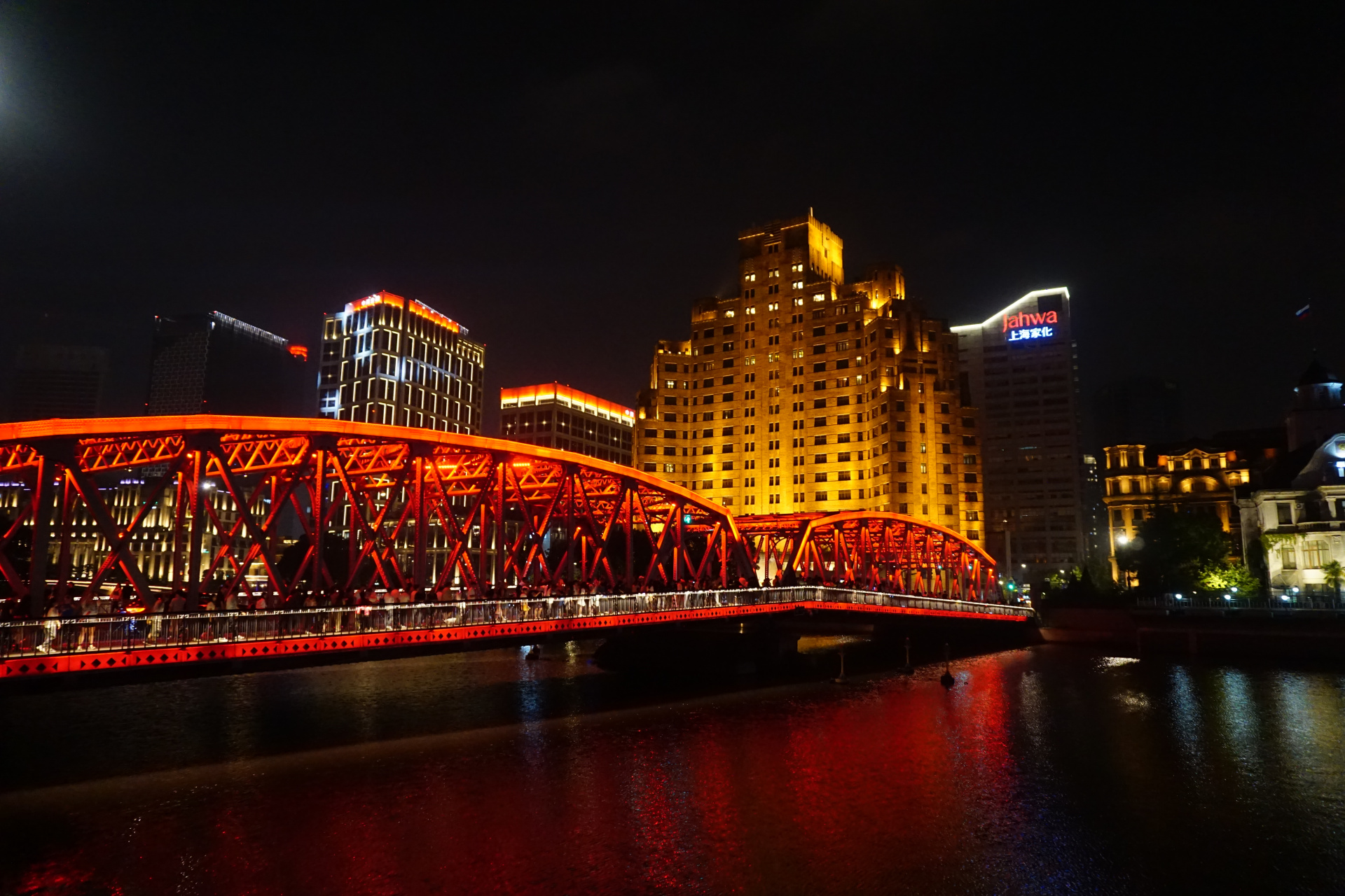 外滩和外白渡桥夜景