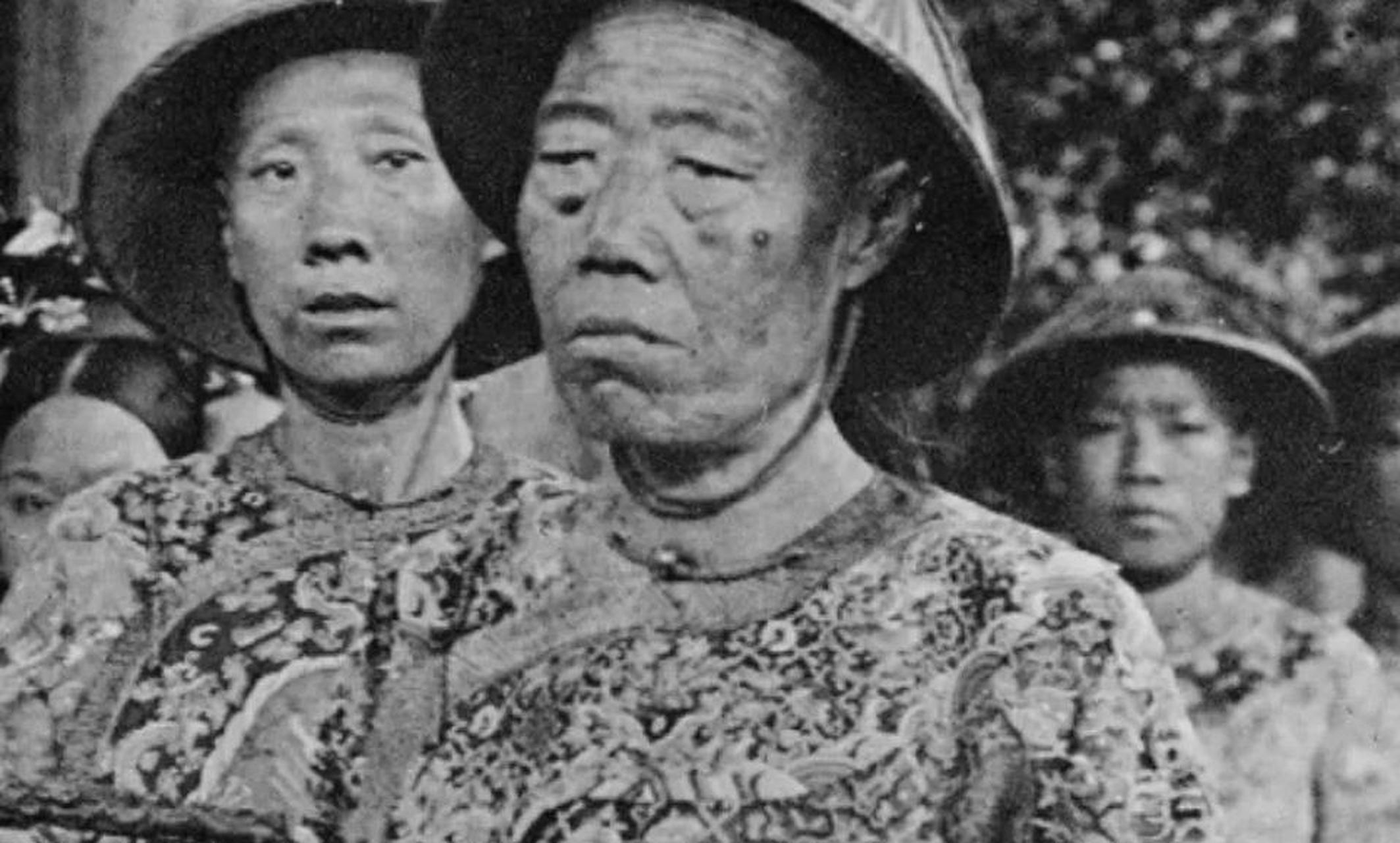 李莲英伺候慈禧方便,完事后慈禧冷冷道:你比安德海差远了 慈禧把持朝