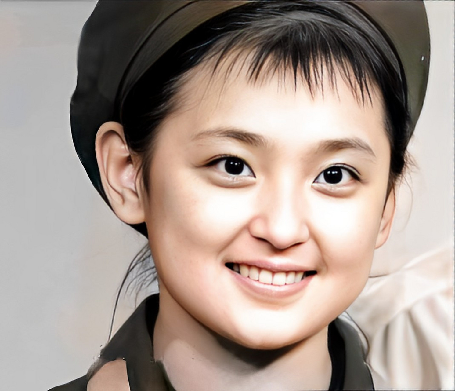 你认出她是谁了吗,她年轻时是著名的演员,她是王璐瑶!