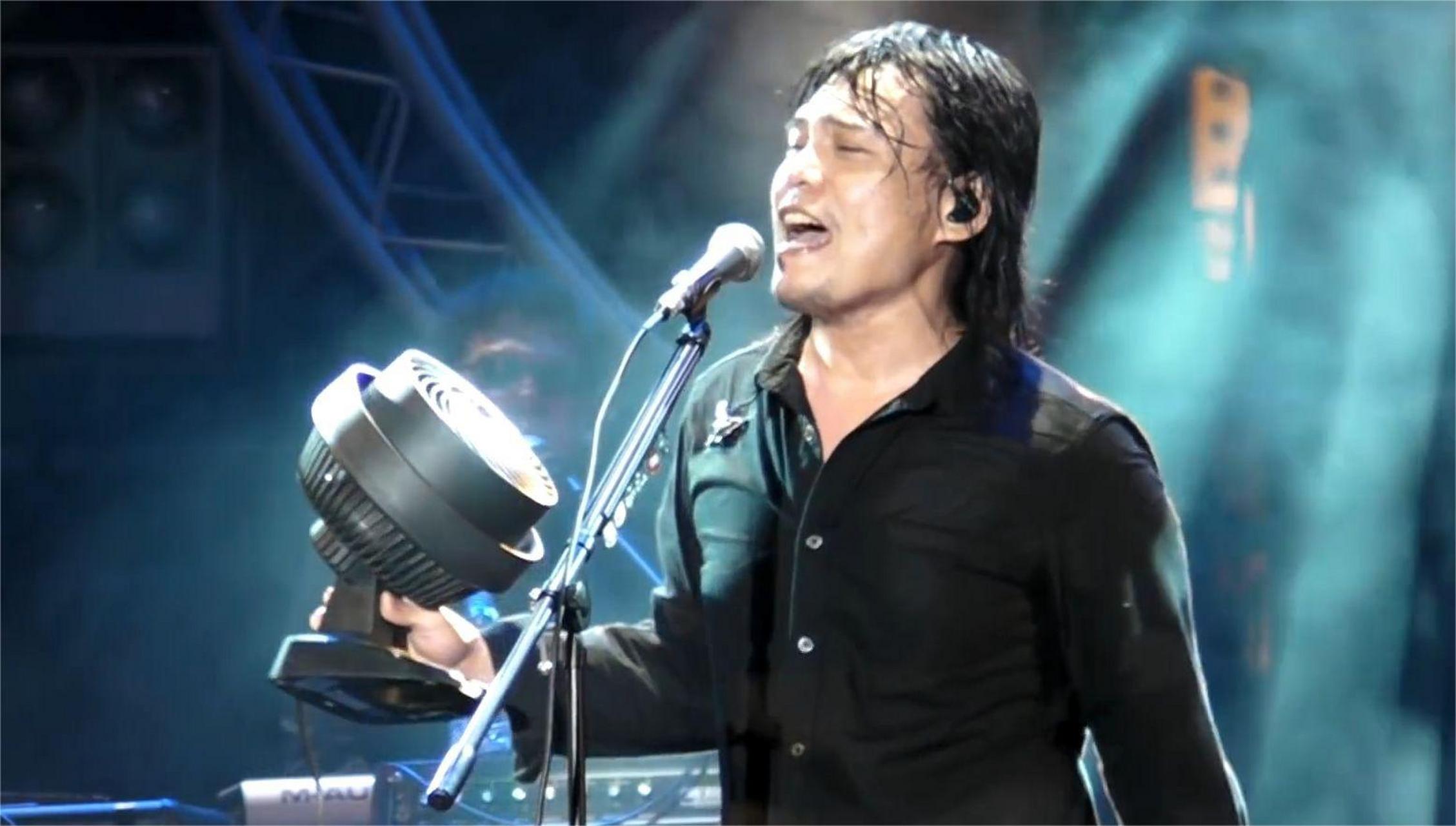 [打call] 我想【花五百块钱去#伍佰演唱会# ,唱伍佰的歌给伍佰听】