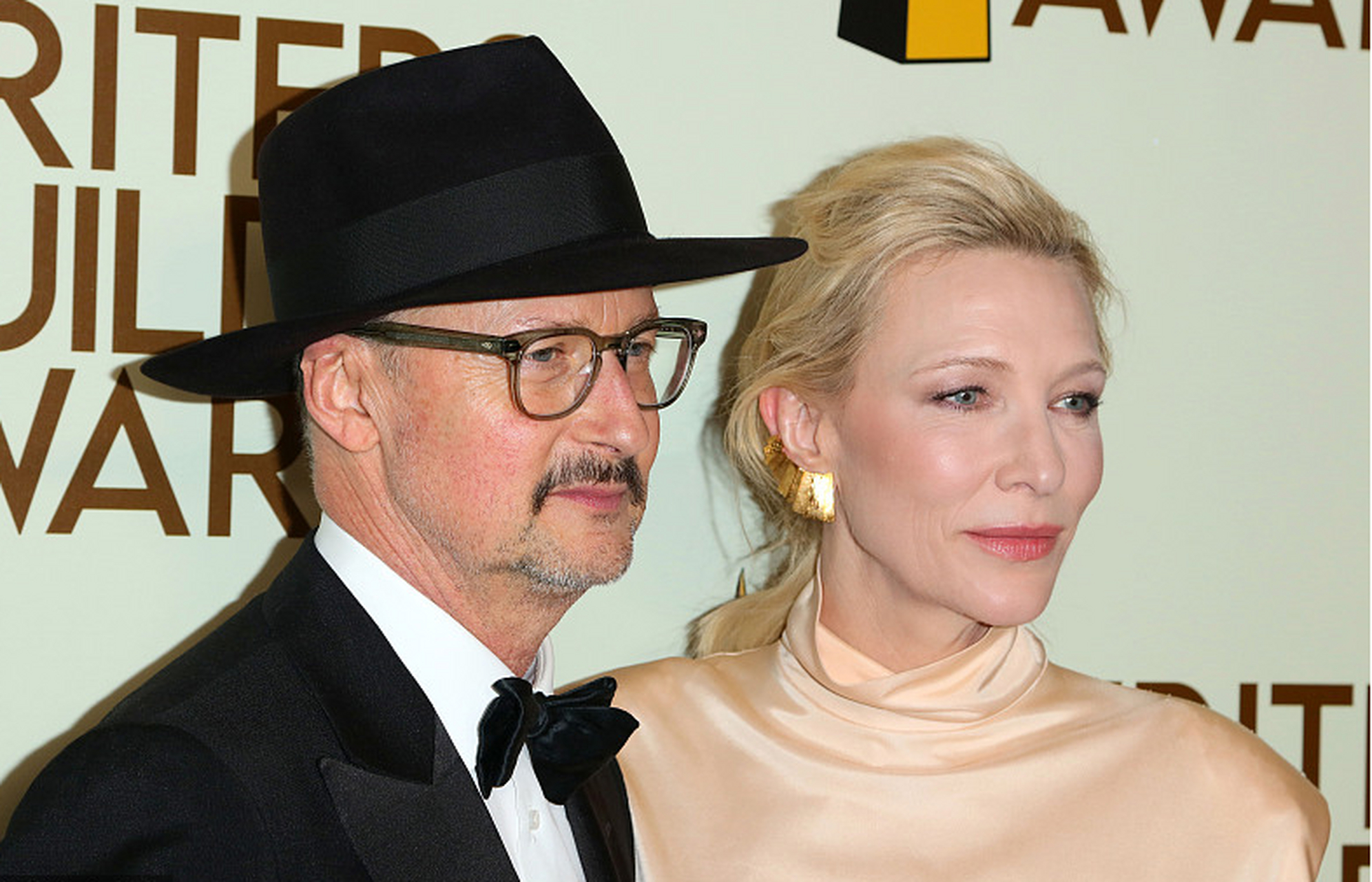 凯特·布兰切特着香槟色长裙  亮相2023洛杉矶作家工会奖.