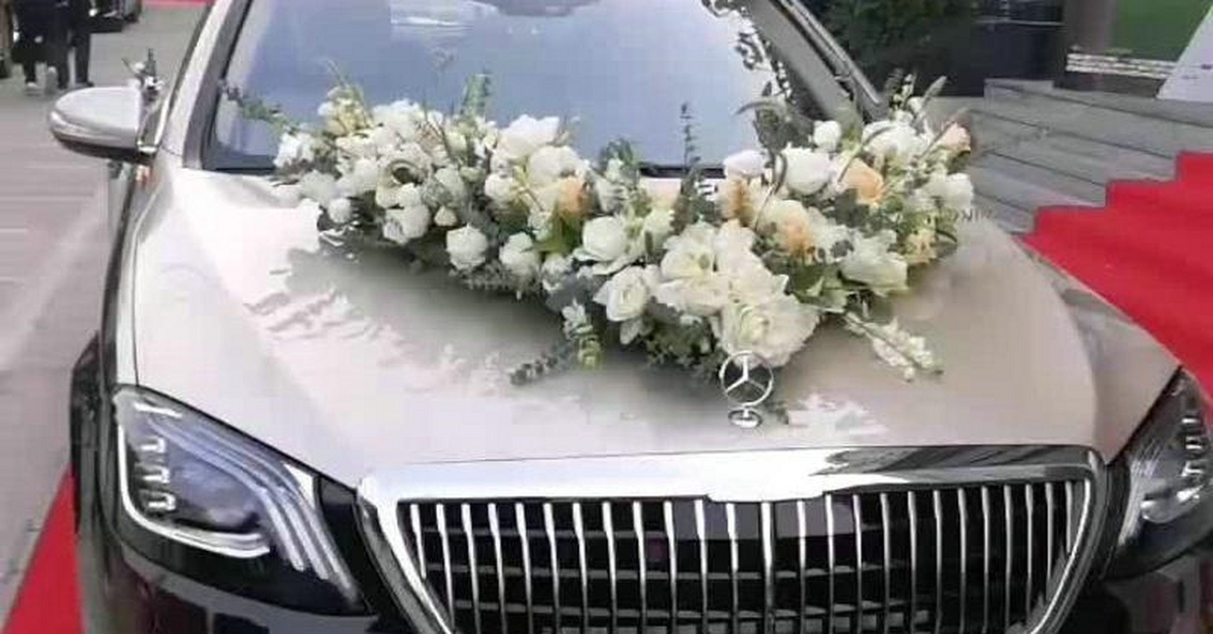 陕a66666,看这辆车的外形和牌照就知道这车不简单,能挂黄牌肯定超过6