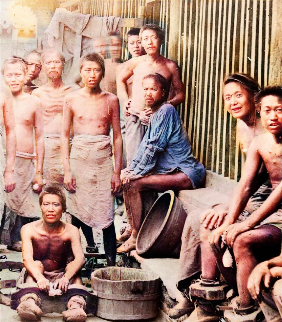 1900年,直隶保定府,被八国联军俘获的一批义和团拳民.