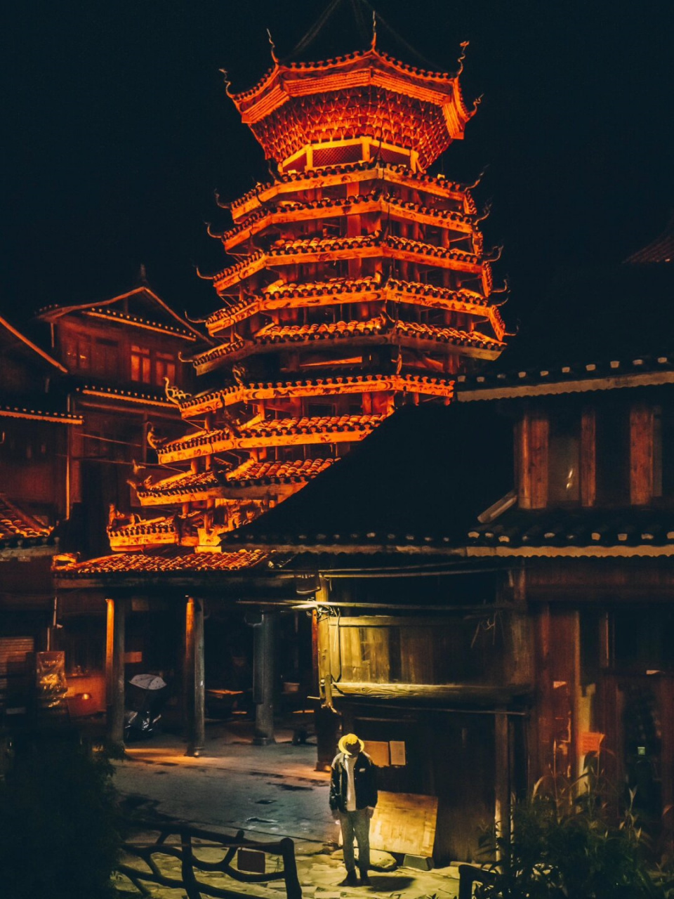 贵州 肇兴侗寨这个小众地方的夜景好美啊   肇兴侗寨,被国家地理誉为"