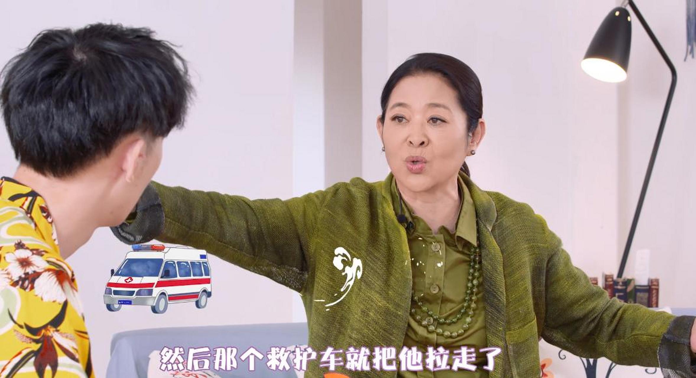 刘亦菲被扑倒,热巴被求婚,王俊凯作业本被偷 粉丝的这些疯狂行为,不是