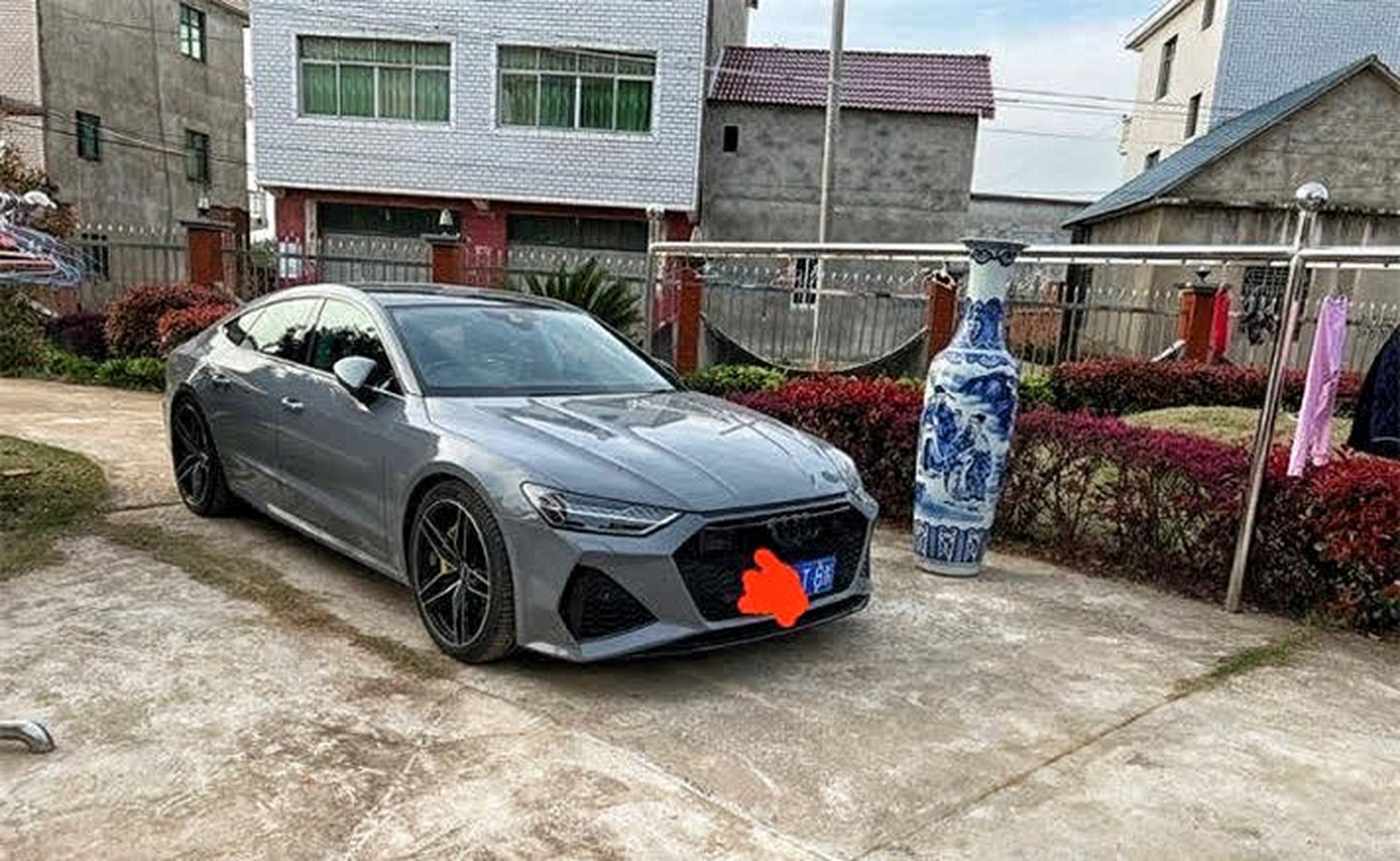 我不太懂车,但是四个圈应该是奥迪. 这是什么系列?[汗]